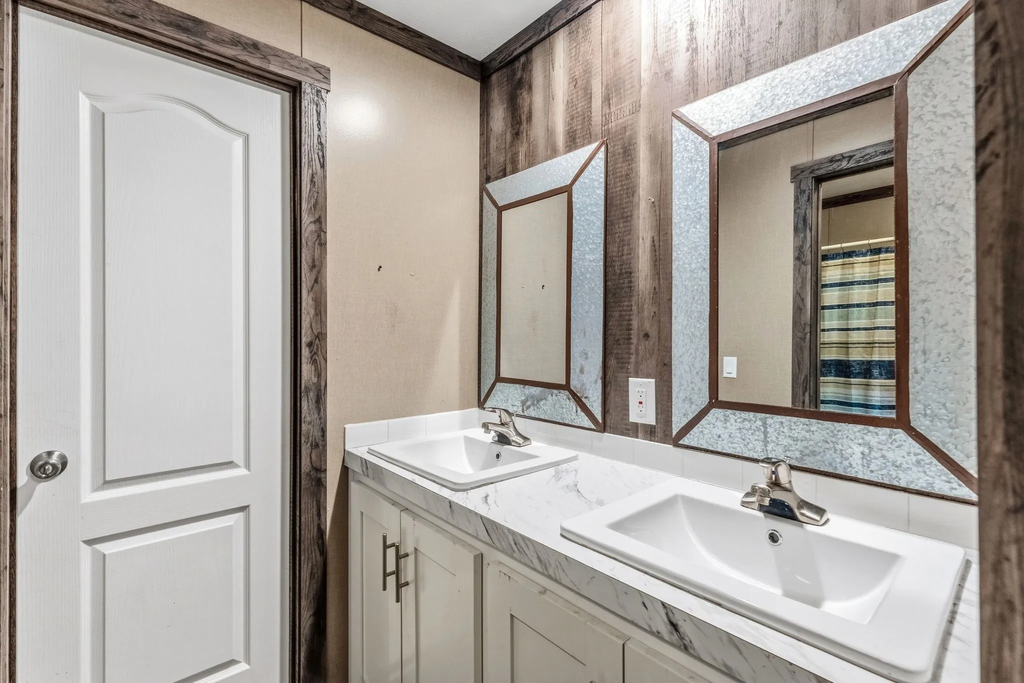 Single Family Residence For Sale in Rains County , 151 Hilltop Lane, Emory, Texas 75440, 4 Bedroom, 3 Bathroom, Garage spaces, 2,906 Sqft, built in 2020, mls#21231125, Real Estate Agent in Emory, Homes For Sale in Rains county, Homes For Sale in Emory, Realtor in Emory Texas, Real Estate Brokerage Independent Realty Texas, Luminita Cordes Realtor