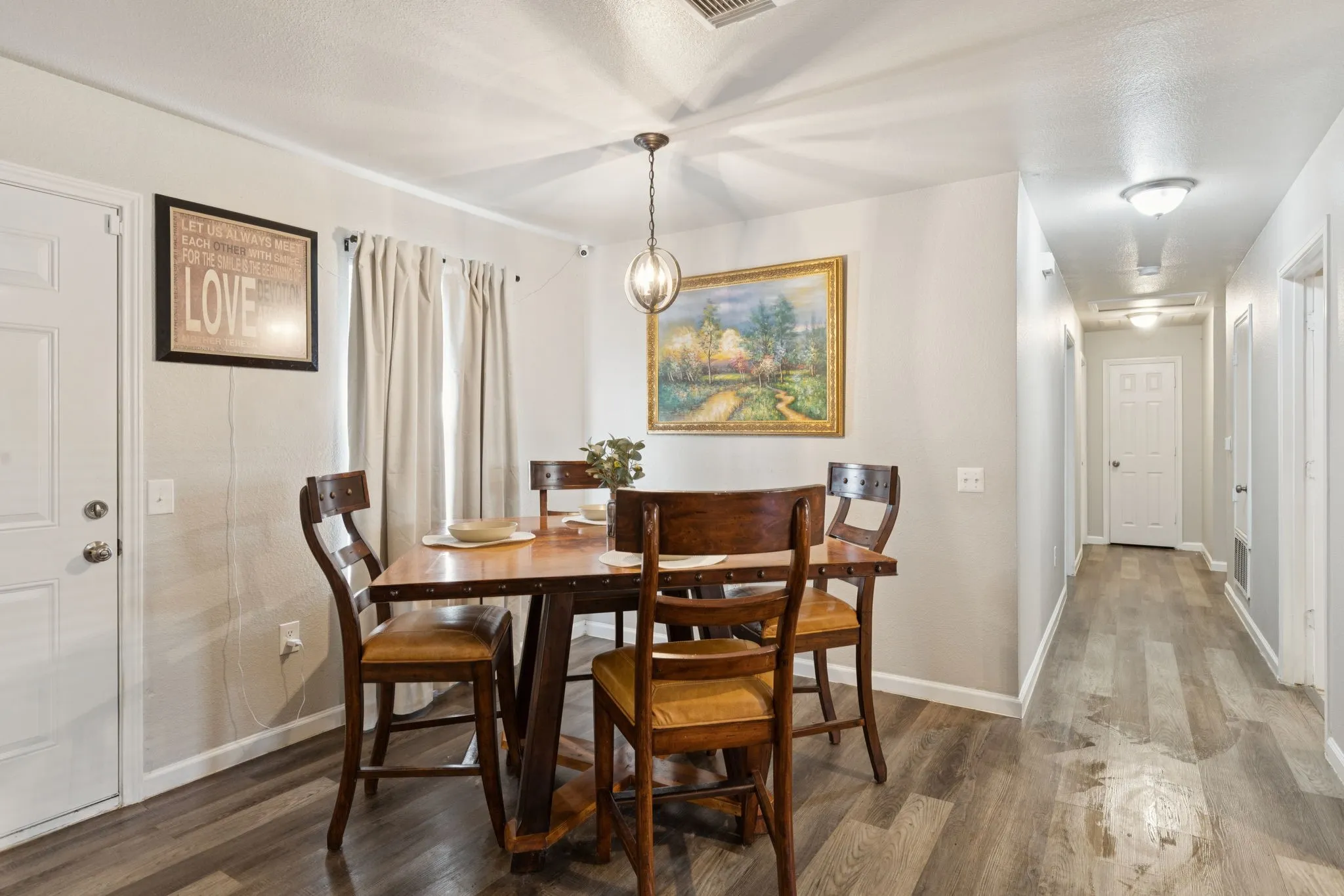Single Family Residence For Sale in Dallas County , 2710 Silkwood Street, Dallas, Texas 75215, 3 Bedroom, 2 Bathroom, 1 Garage spaces, 1,279 Sqft, built in 2012, mls#21212636, Real Estate Agent in Dallas, Homes For Sale in Dallas county, Homes For Sale in Dallas, Realtor in Dallas Texas, Real Estate Brokerage Independent Realty Texas, Luminita Cordes Realtor