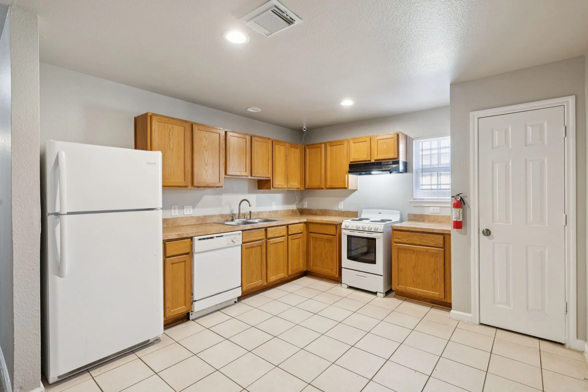 Single Family Residence For Sale in Dallas County , 2710 Silkwood Street, Dallas, Texas 75215, 3 Bedroom, 2 Bathroom, 1 Garage spaces, 1,279 Sqft, built in 2012, mls#21212636, Real Estate Agent in Dallas, Homes For Sale in Dallas county, Homes For Sale in Dallas, Realtor in Dallas Texas, Real Estate Brokerage Independent Realty Texas, Luminita Cordes Realtor
