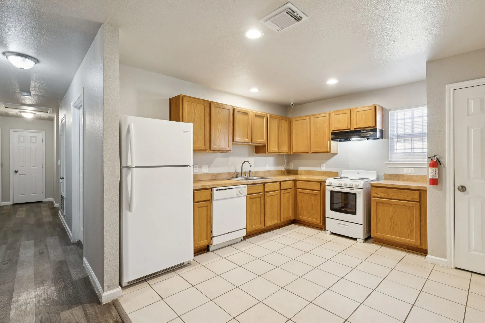 Single Family Residence For Sale in Dallas County , 2710 Silkwood Street, Dallas, Texas 75215, 3 Bedroom, 2 Bathroom, 1 Garage spaces, 1,279 Sqft, built in 2012, mls#21212636, Real Estate Agent in Dallas, Homes For Sale in Dallas county, Homes For Sale in Dallas, Realtor in Dallas Texas, Real Estate Brokerage Independent Realty Texas, Luminita Cordes Realtor