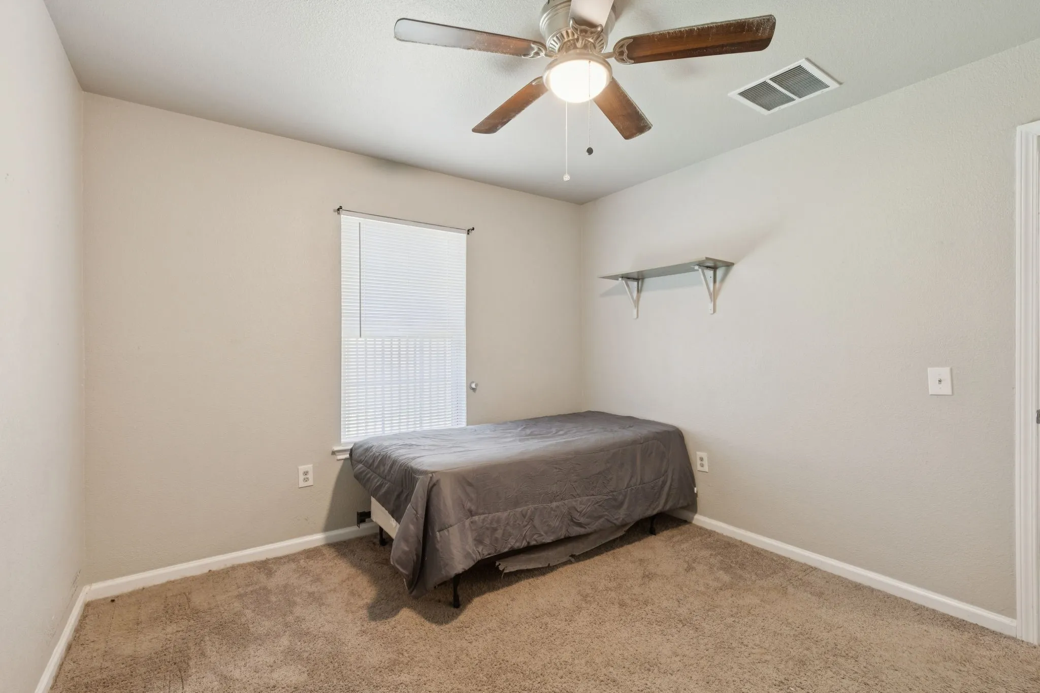 Single Family Residence For Sale in Dallas County , 2710 Silkwood Street, Dallas, Texas 75215, 3 Bedroom, 2 Bathroom, 1 Garage spaces, 1,279 Sqft, built in 2012, mls#21212636, Real Estate Agent in Dallas, Homes For Sale in Dallas county, Homes For Sale in Dallas, Realtor in Dallas Texas, Real Estate Brokerage Independent Realty Texas, Luminita Cordes Realtor