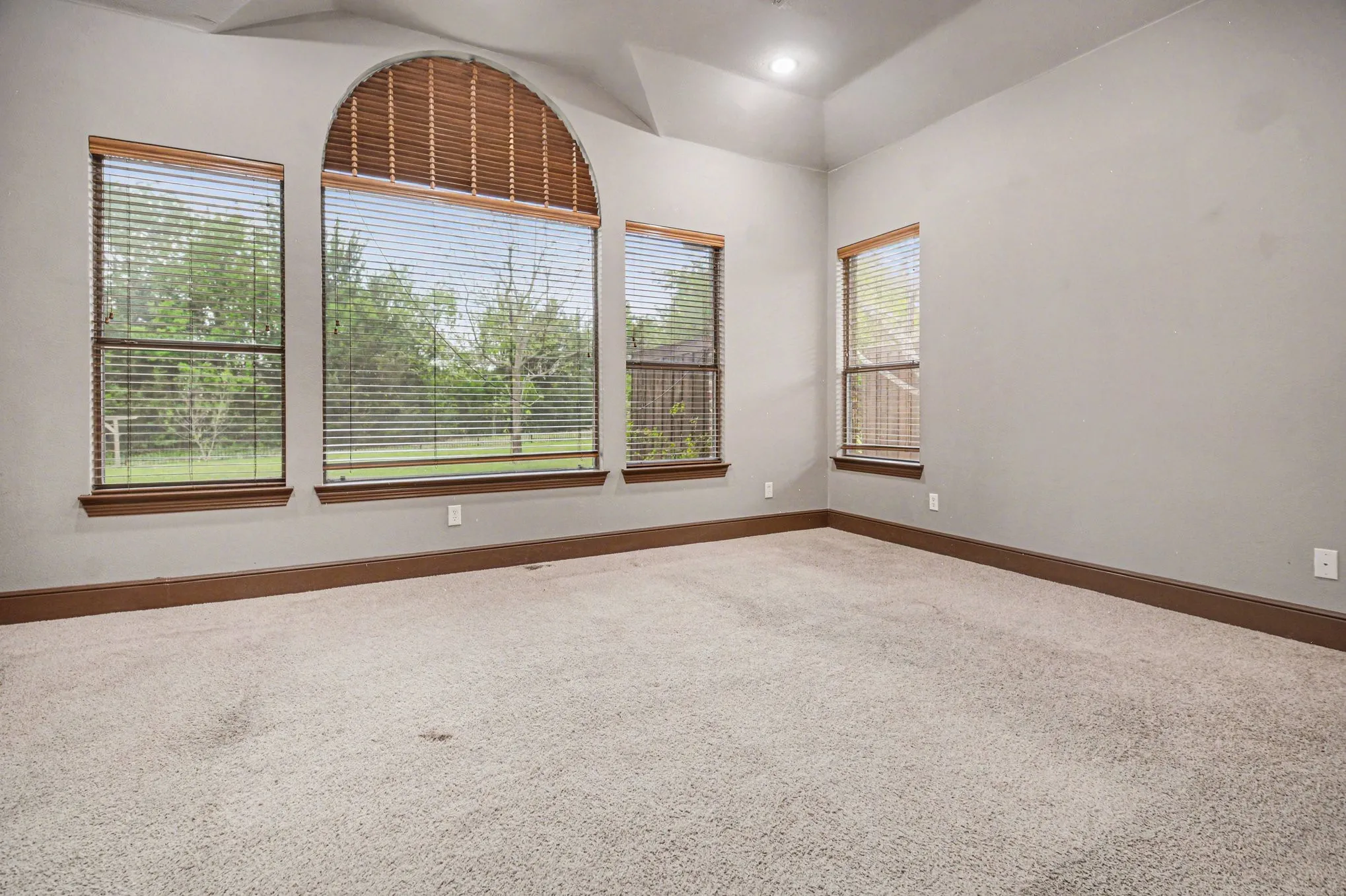 Single Family Residence For Sale in Collin County , 2330 Purdue Drive, Lucas, Texas 75002, 4 Bedroom, 4 Bathroom, 3 Garage spaces, 4,618 Sqft, built in 2007, mls#21231056, Real Estate Agent in Lucas, Homes For Sale in Collin county, Homes For Sale in Lucas, Realtor in Lucas Texas, Real Estate Brokerage Independent Realty Texas, Luminita Cordes Realtor