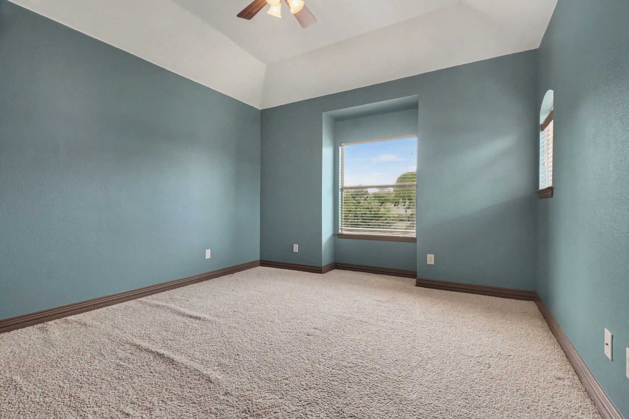 Single Family Residence For Sale in Collin County , 2330 Purdue Drive, Lucas, Texas 75002, 4 Bedroom, 4 Bathroom, 3 Garage spaces, 4,618 Sqft, built in 2007, mls#21231056, Real Estate Agent in Lucas, Homes For Sale in Collin county, Homes For Sale in Lucas, Realtor in Lucas Texas, Real Estate Brokerage Independent Realty Texas, Luminita Cordes Realtor