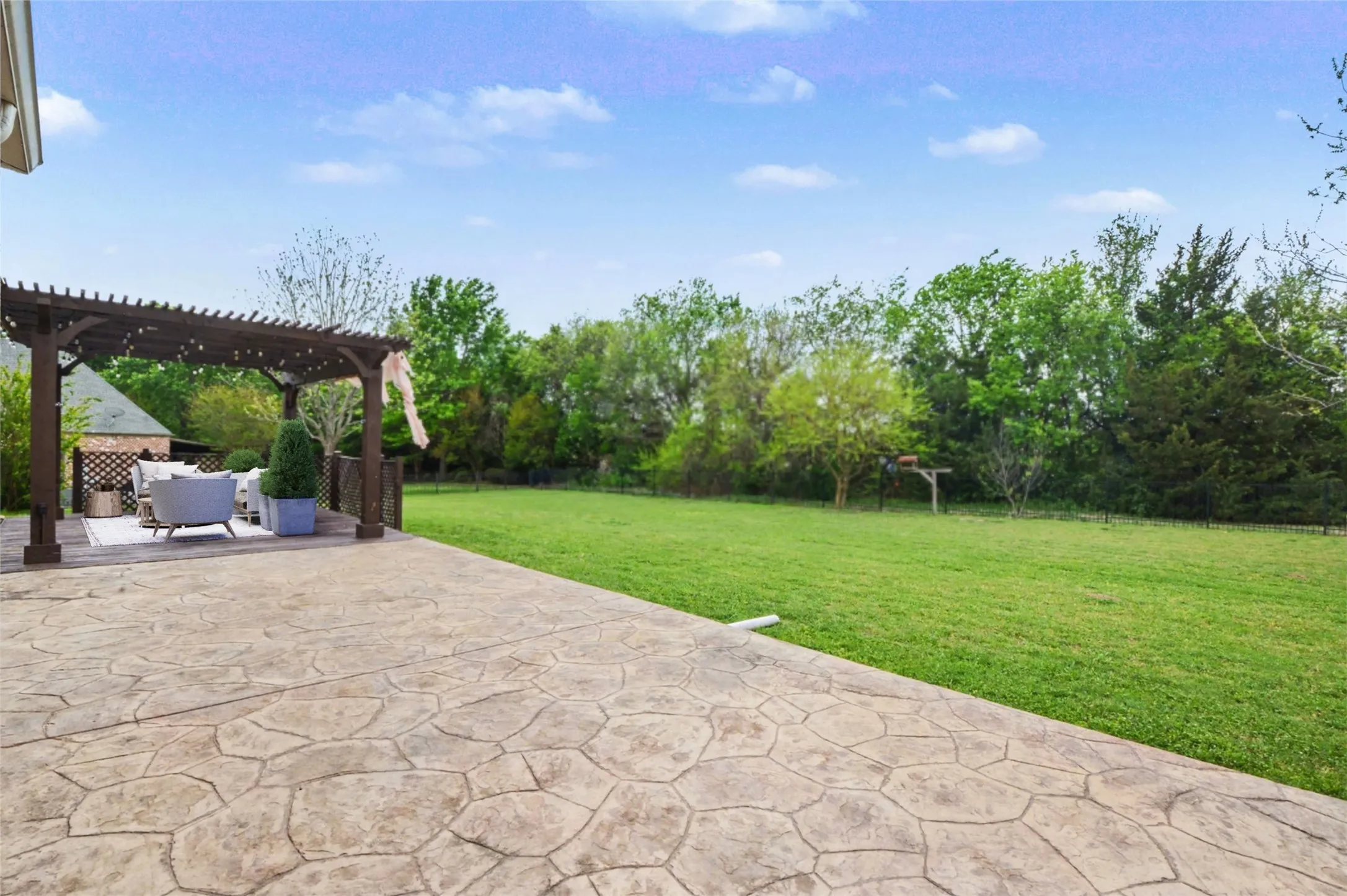 Single Family Residence For Sale in Collin County , 2330 Purdue Drive, Lucas, Texas 75002, 4 Bedroom, 4 Bathroom, 3 Garage spaces, 4,618 Sqft, built in 2007, mls#21231056, Real Estate Agent in Lucas, Homes For Sale in Collin county, Homes For Sale in Lucas, Realtor in Lucas Texas, Real Estate Brokerage Independent Realty Texas, Luminita Cordes Realtor