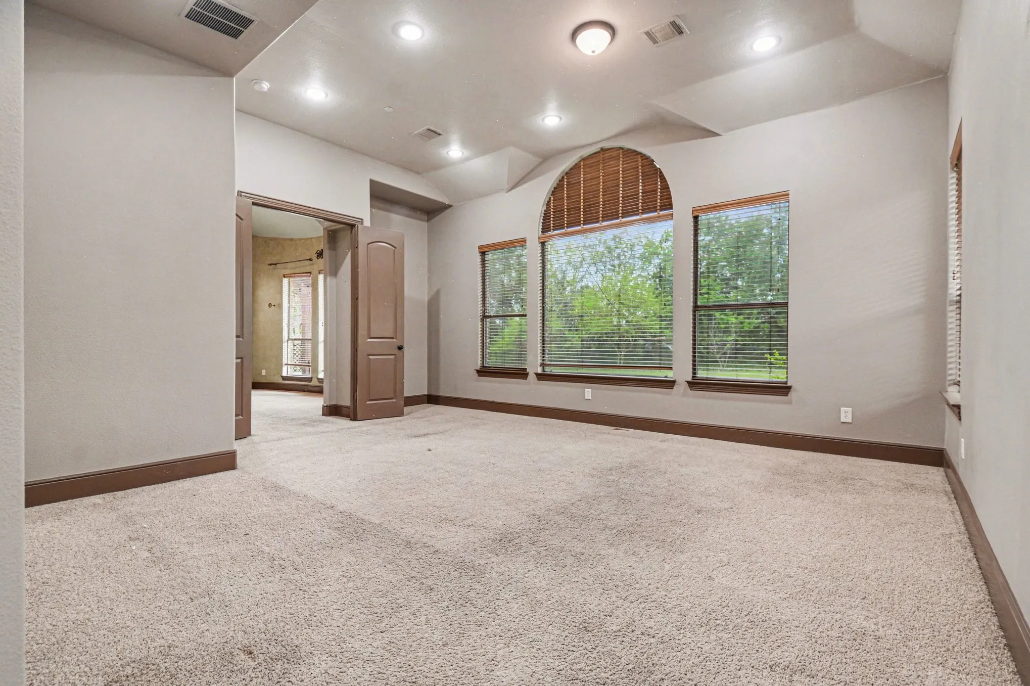 Single Family Residence For Sale in Collin County , 2330 Purdue Drive, Lucas, Texas 75002, 4 Bedroom, 4 Bathroom, 3 Garage spaces, 4,618 Sqft, built in 2007, mls#21231056, Real Estate Agent in Lucas, Homes For Sale in Collin county, Homes For Sale in Lucas, Realtor in Lucas Texas, Real Estate Brokerage Independent Realty Texas, Luminita Cordes Realtor
