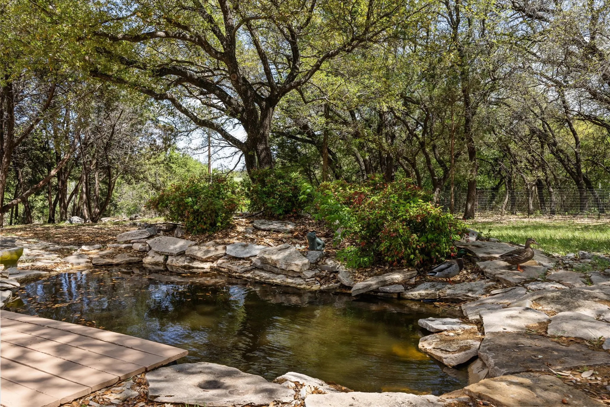 Farm For Sale in Hood County , 1311 Williamson Road, Granbury, Texas 76048, 3 Bedroom, 3 Bathroom, 3 Garage spaces, 2,598 Sqft, built in 2002, Preowned, mls#21216572, Real Estate Agent in Granbury, Homes For Sale in Hood county, Homes For Sale in Granbury, Realtor in Granbury Texas, Real Estate Brokerage Independent Realty Texas, Luminita Cordes Realtor