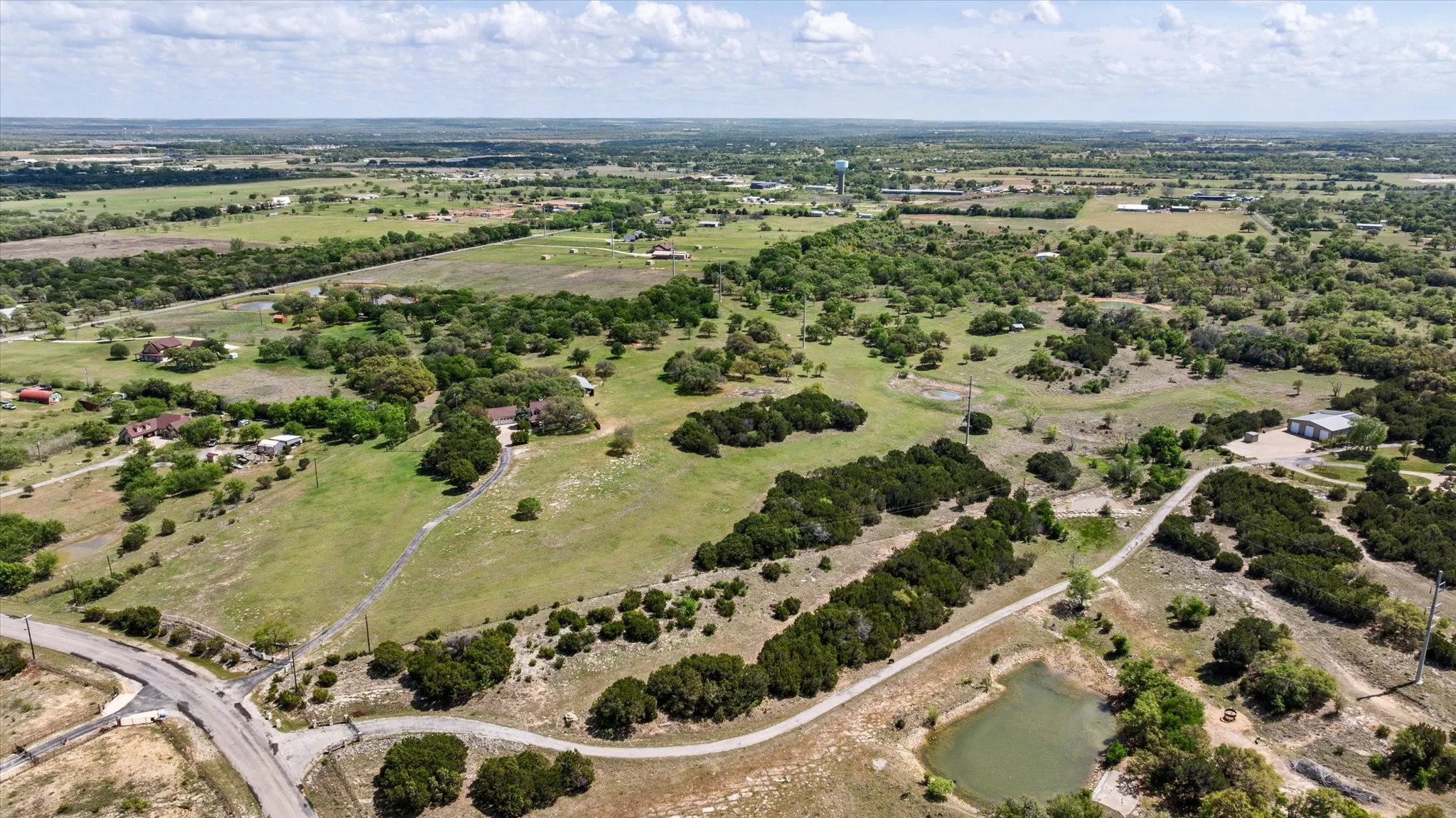 Farm For Sale in Hood County , 1311 Williamson Road, Granbury, Texas 76048, 3 Bedroom, 3 Bathroom, 3 Garage spaces, 2,598 Sqft, built in 2002, Preowned, mls#21216572, Real Estate Agent in Granbury, Homes For Sale in Hood county, Homes For Sale in Granbury, Realtor in Granbury Texas, Real Estate Brokerage Independent Realty Texas, Luminita Cordes Realtor