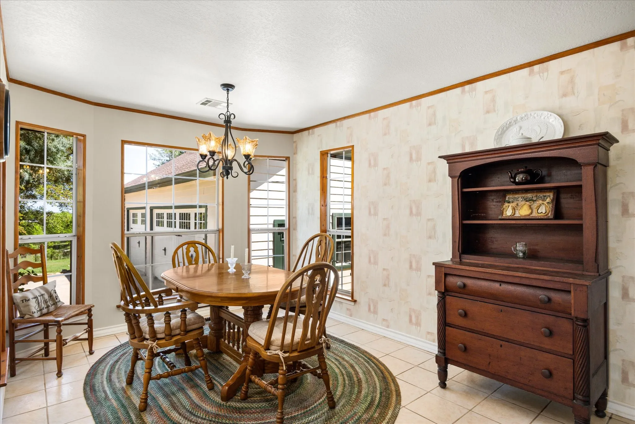 Farm For Sale in Hood County , 1311 Williamson Road, Granbury, Texas 76048, 3 Bedroom, 3 Bathroom, 3 Garage spaces, 2,598 Sqft, built in 2002, Preowned, mls#21216572, Real Estate Agent in Granbury, Homes For Sale in Hood county, Homes For Sale in Granbury, Realtor in Granbury Texas, Real Estate Brokerage Independent Realty Texas, Luminita Cordes Realtor