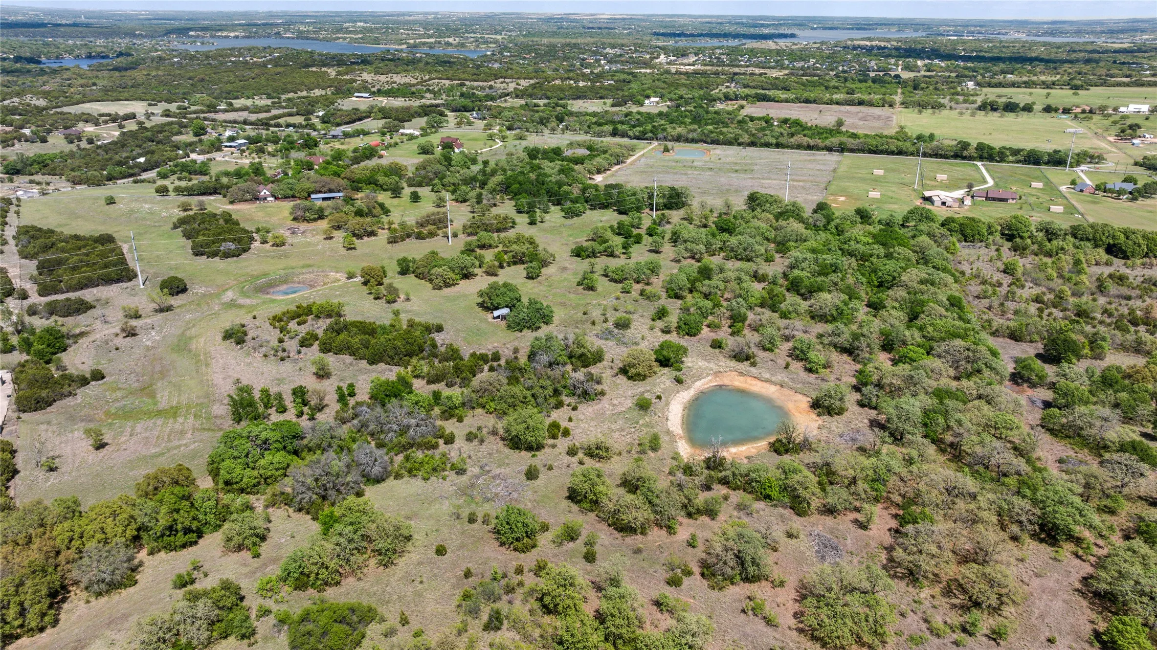 Farm For Sale in Hood County , 1311 Williamson Road, Granbury, Texas 76048, 3 Bedroom, 3 Bathroom, 3 Garage spaces, 2,598 Sqft, built in 2002, Preowned, mls#21216572, Real Estate Agent in Granbury, Homes For Sale in Hood county, Homes For Sale in Granbury, Realtor in Granbury Texas, Real Estate Brokerage Independent Realty Texas, Luminita Cordes Realtor