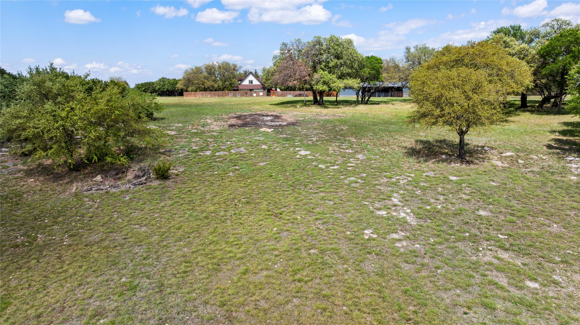 Farm For Sale in Hood County , 1311 Williamson Road, Granbury, Texas 76048, 3 Bedroom, 3 Bathroom, 3 Garage spaces, 2,598 Sqft, built in 2002, Preowned, mls#21216572, Real Estate Agent in Granbury, Homes For Sale in Hood county, Homes For Sale in Granbury, Realtor in Granbury Texas, Real Estate Brokerage Independent Realty Texas, Luminita Cordes Realtor
