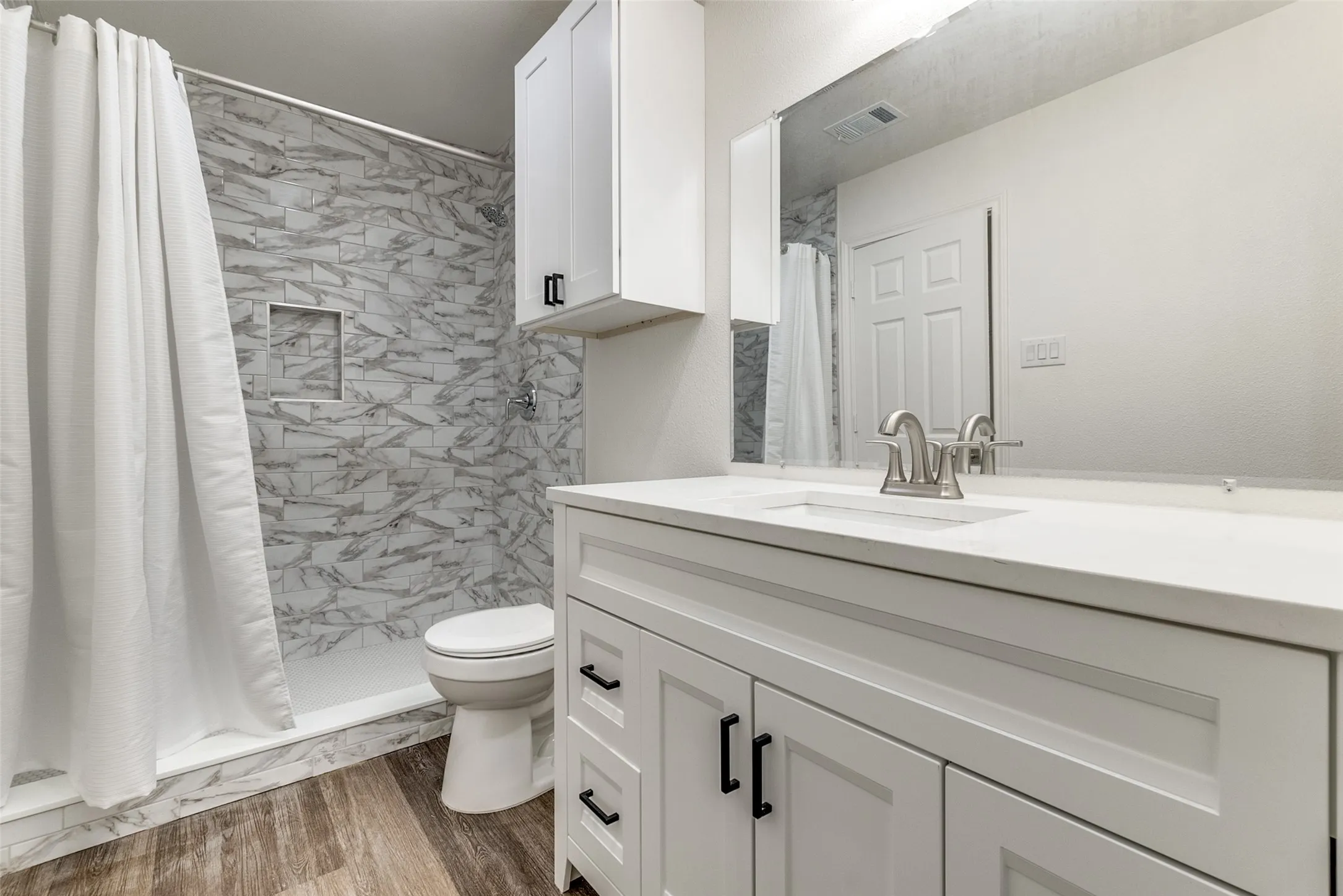 Single Family Residence For Sale in Dallas County , 4228 Motley Drive, Mesquite, Texas 75150, 3 Bedrooms, 2 Bathrooms, 2 Garage spaces, 1,342 Sqft, built in 1956, Preowned, Price $253,000, mls#21231215, Real Estate Agent in Mesquite, Homes For Sale in Dallas county, Homes For Sale in Mesquite, Realtor in Mesquite Texas, Real Estate Brokerage Independent Realty Texas, Luminita Cordes Realtor