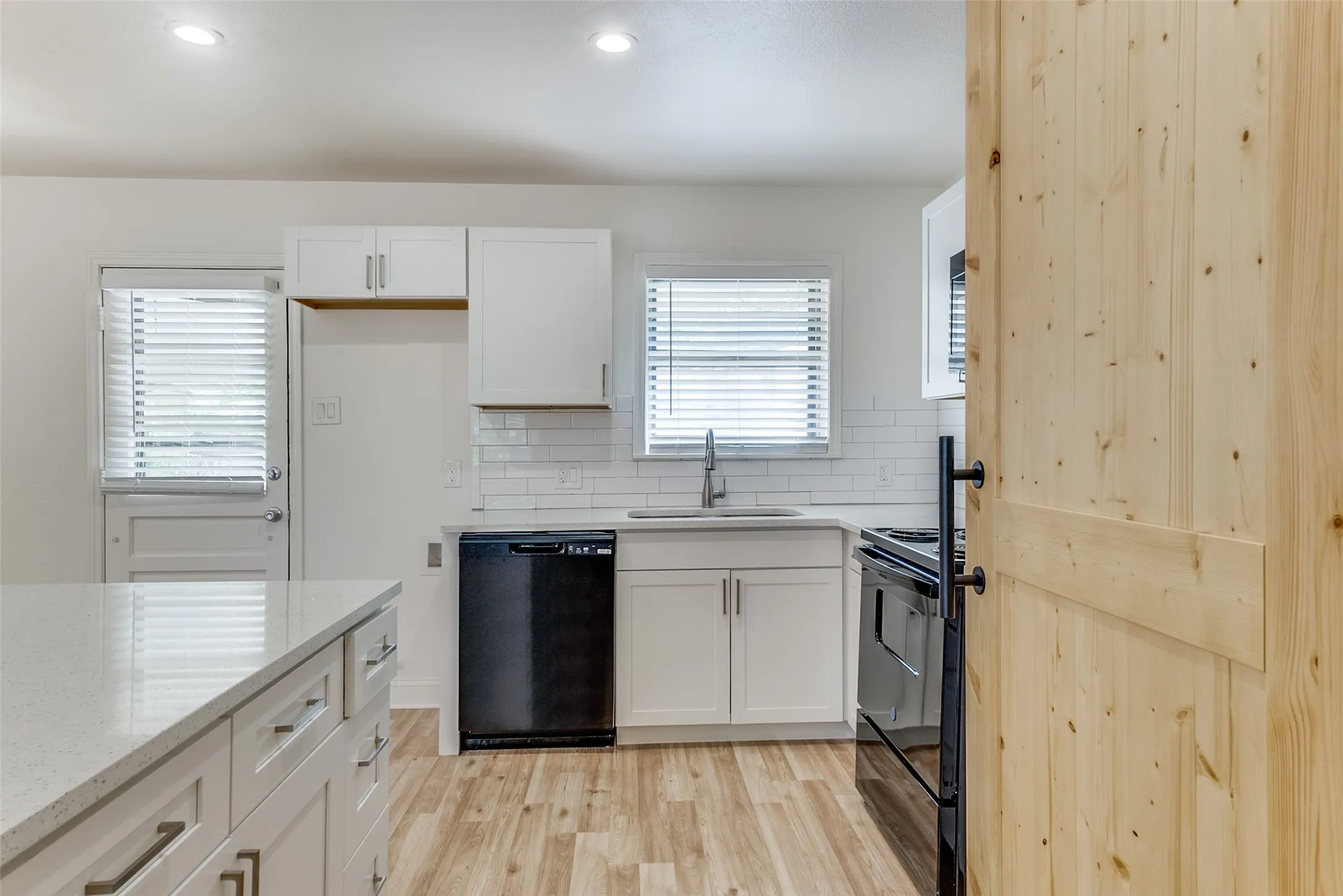 Single Family Residence For Sale in Dallas County , 4228 Motley Drive, Mesquite, Texas 75150, 3 Bedrooms, 2 Bathrooms, 2 Garage spaces, 1,342 Sqft, built in 1956, Preowned, Price $253,000, mls#21231215, Real Estate Agent in Mesquite, Homes For Sale in Dallas county, Homes For Sale in Mesquite, Realtor in Mesquite Texas, Real Estate Brokerage Independent Realty Texas, Luminita Cordes Realtor