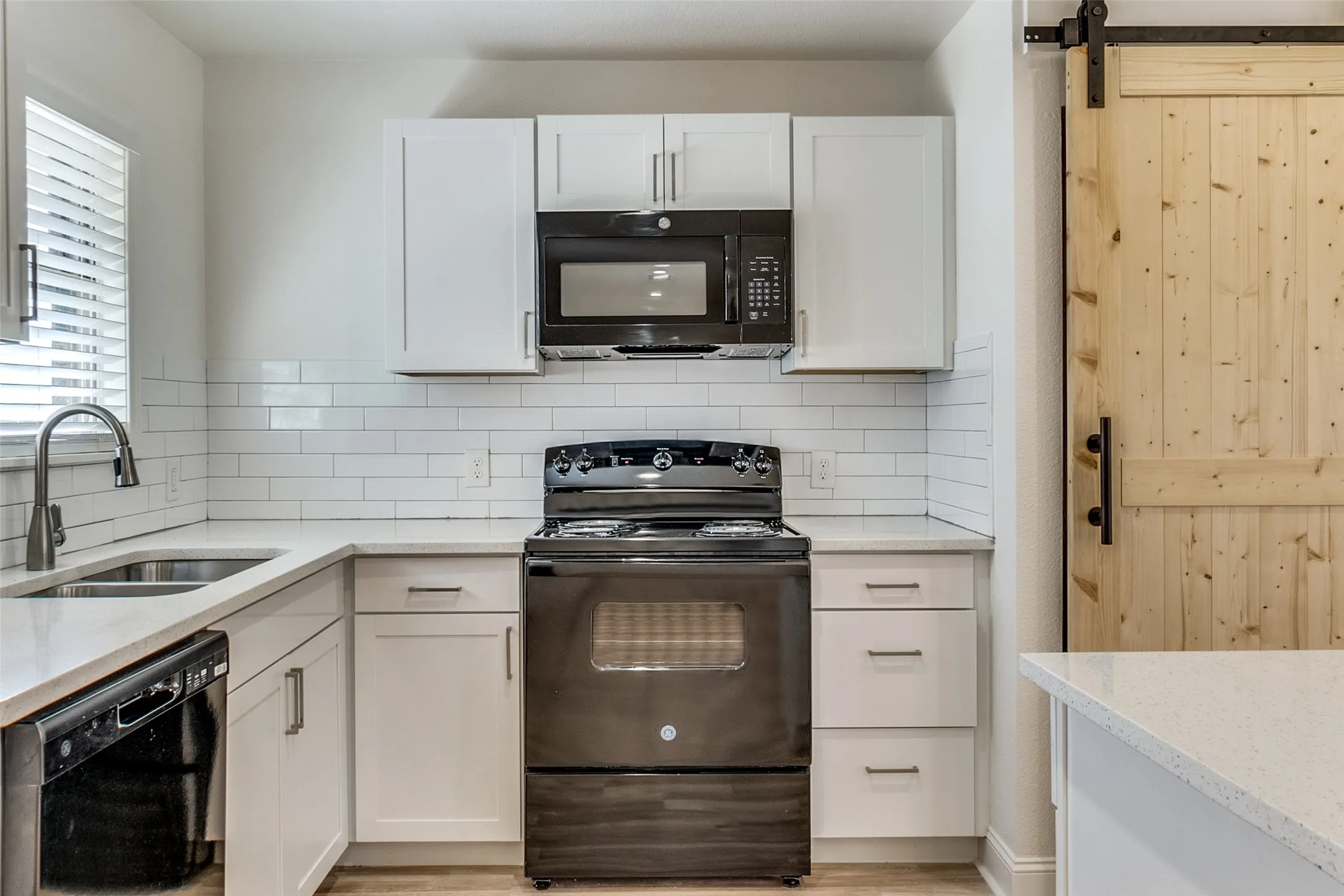 Single Family Residence For Sale in Dallas County , 4228 Motley Drive, Mesquite, Texas 75150, 3 Bedrooms, 2 Bathrooms, 2 Garage spaces, 1,342 Sqft, built in 1956, Preowned, Price $253,000, mls#21231215, Real Estate Agent in Mesquite, Homes For Sale in Dallas county, Homes For Sale in Mesquite, Realtor in Mesquite Texas, Real Estate Brokerage Independent Realty Texas, Luminita Cordes Realtor