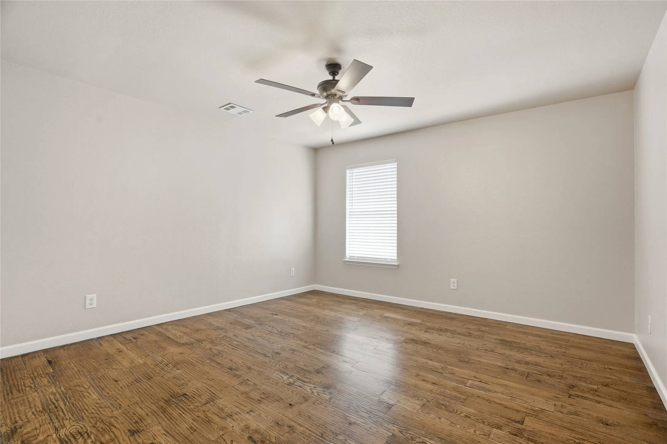 Single Family Residence For Sale in Tarrant County , 2133 Rustic Ridge Drive, Keller, Texas 76248, 4 Bedroom, 3 Bathroom, 2 Garage spaces, 3,244 Sqft, built in 1998, mls#21231085, Real Estate Agent in Keller, Homes For Sale in Tarrant county, Homes For Sale in Keller, Realtor in Keller Texas, Real Estate Brokerage Independent Realty Texas, Luminita Cordes Realtor