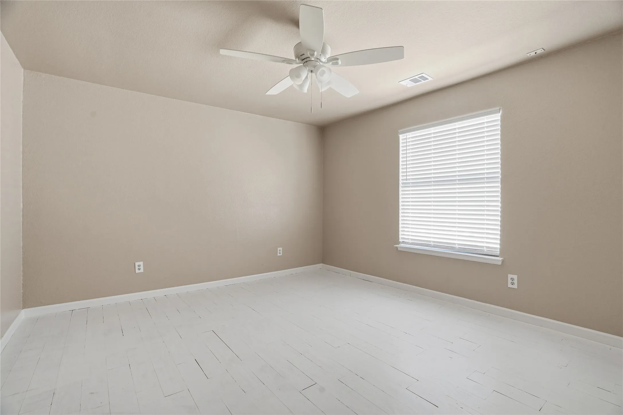 Single Family Residence For Sale in Tarrant County , 2133 Rustic Ridge Drive, Keller, Texas 76248, 4 Bedroom, 3 Bathroom, 2 Garage spaces, 3,244 Sqft, built in 1998, mls#21231085, Real Estate Agent in Keller, Homes For Sale in Tarrant county, Homes For Sale in Keller, Realtor in Keller Texas, Real Estate Brokerage Independent Realty Texas, Luminita Cordes Realtor