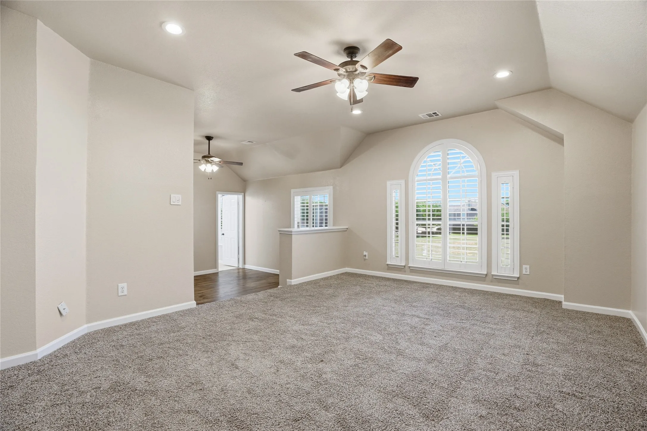 Single Family Residence For Sale in Tarrant County , 2133 Rustic Ridge Drive, Keller, Texas 76248, 4 Bedroom, 3 Bathroom, 2 Garage spaces, 3,244 Sqft, built in 1998, mls#21231085, Real Estate Agent in Keller, Homes For Sale in Tarrant county, Homes For Sale in Keller, Realtor in Keller Texas, Real Estate Brokerage Independent Realty Texas, Luminita Cordes Realtor