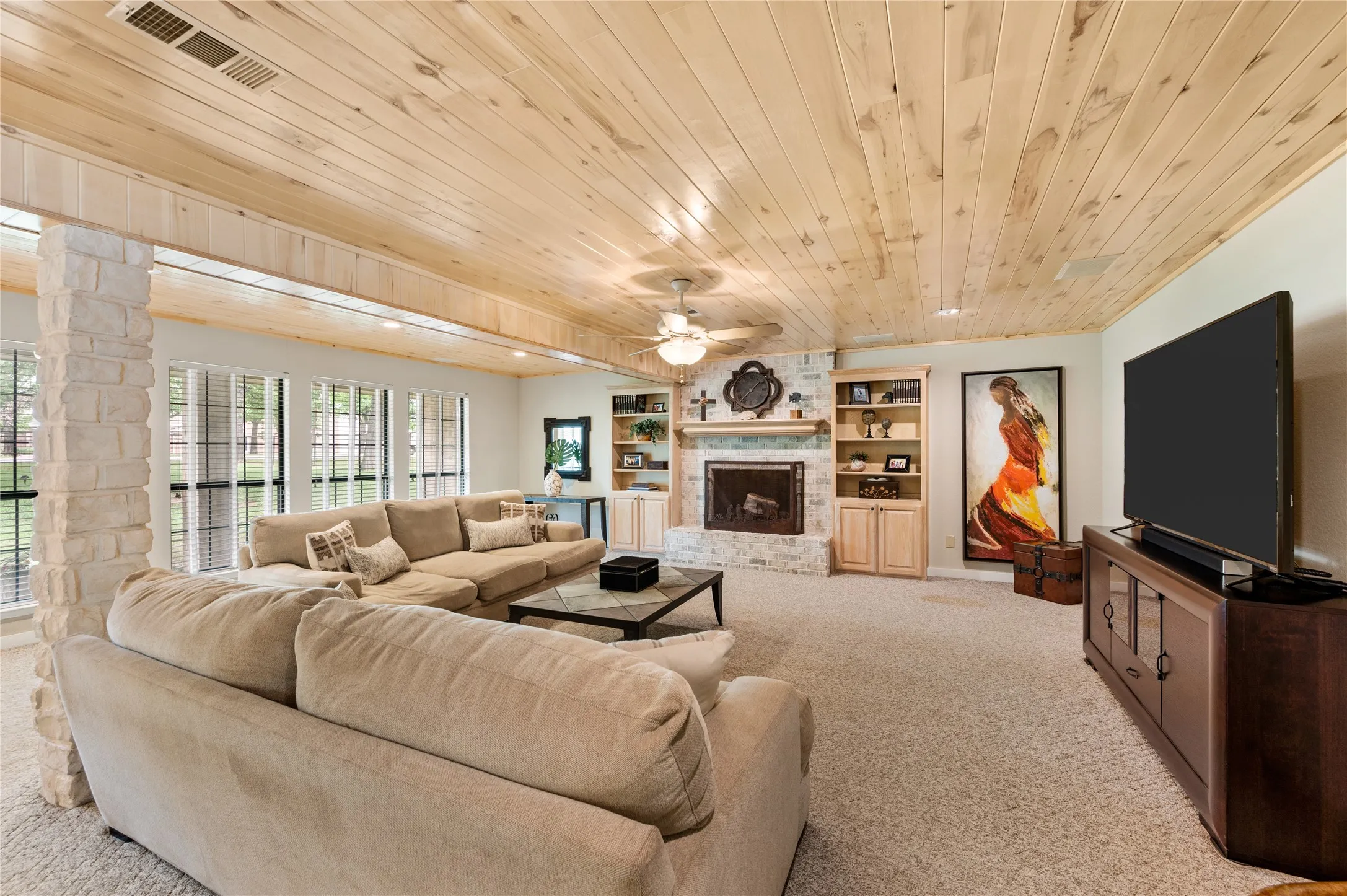 Single Family Residence For Sale in Tarrant County , 505 W Mcdonwell School Road, Colleyville, Texas 76034, 3 Bedroom, 4 Bathroom, 2 Garage spaces, 2,976 Sqft, built in 1981, Price $1,867,000, mls#21230384, Real Estate Agent in Colleyville, Homes For Sale in Tarrant county, Homes For Sale in Colleyville, Realtor in Colleyville Texas, Real Estate Brokerage Independent Realty Texas, Luminita Cordes Realtor