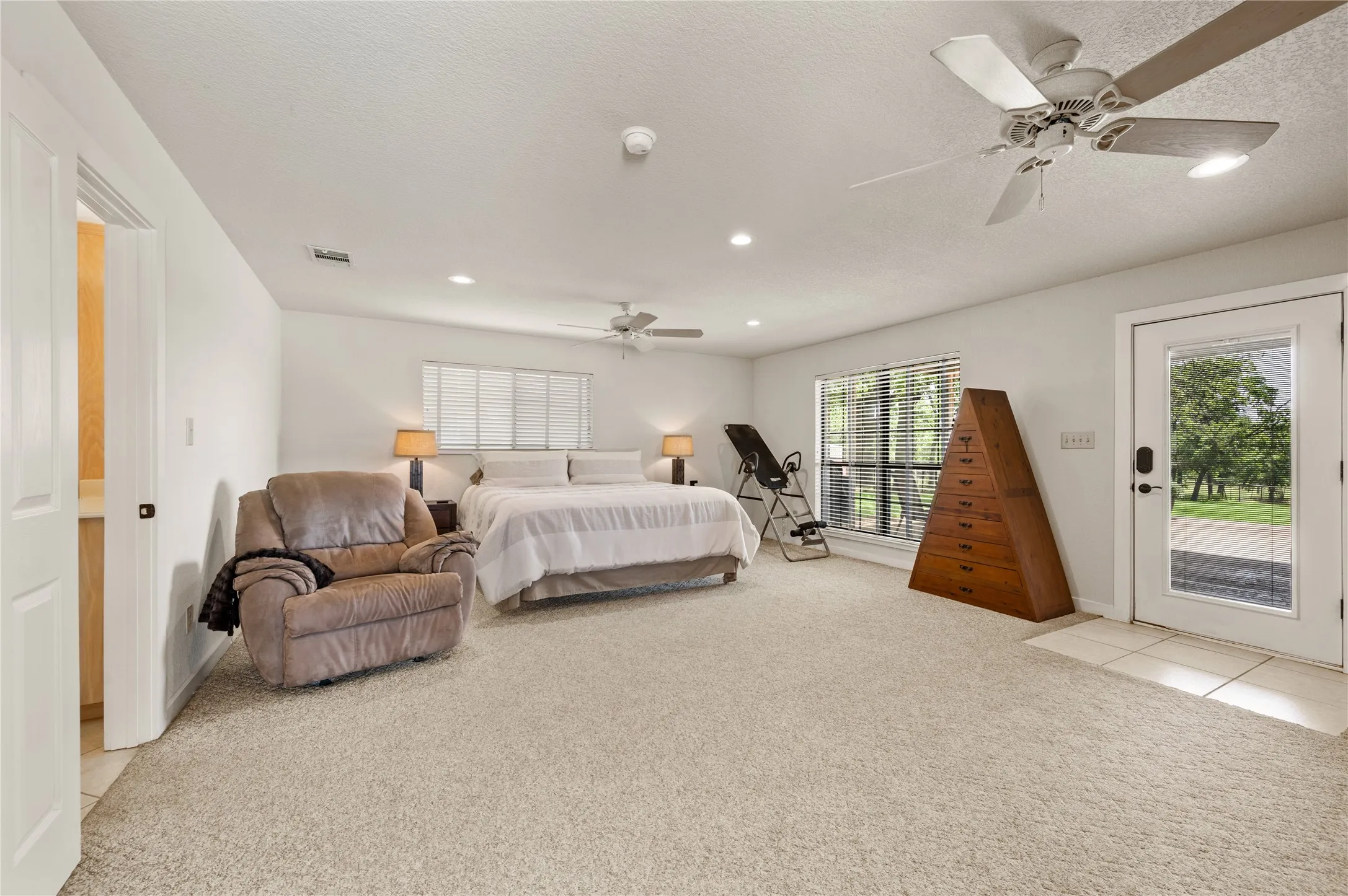 Single Family Residence For Sale in Tarrant County , 505 W Mcdonwell School Road, Colleyville, Texas 76034, 3 Bedroom, 4 Bathroom, 2 Garage spaces, 2,976 Sqft, built in 1981, Price $1,867,000, mls#21230384, Real Estate Agent in Colleyville, Homes For Sale in Tarrant county, Homes For Sale in Colleyville, Realtor in Colleyville Texas, Real Estate Brokerage Independent Realty Texas, Luminita Cordes Realtor