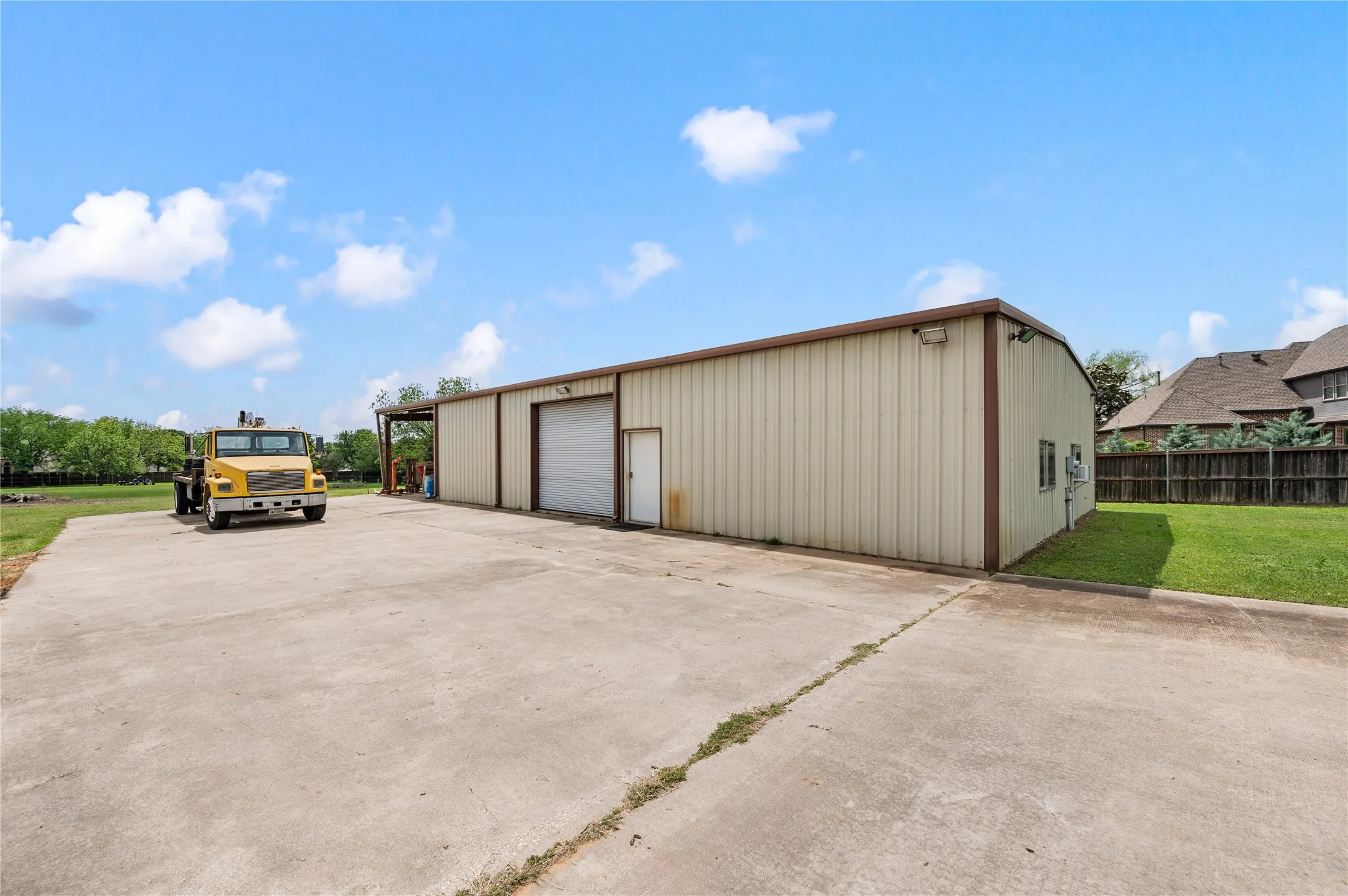 Single Family Residence For Sale in Tarrant County , 505 W Mcdonwell School Road, Colleyville, Texas 76034, 3 Bedroom, 4 Bathroom, 2 Garage spaces, 2,976 Sqft, built in 1981, Price $1,867,000, mls#21230384, Real Estate Agent in Colleyville, Homes For Sale in Tarrant county, Homes For Sale in Colleyville, Realtor in Colleyville Texas, Real Estate Brokerage Independent Realty Texas, Luminita Cordes Realtor