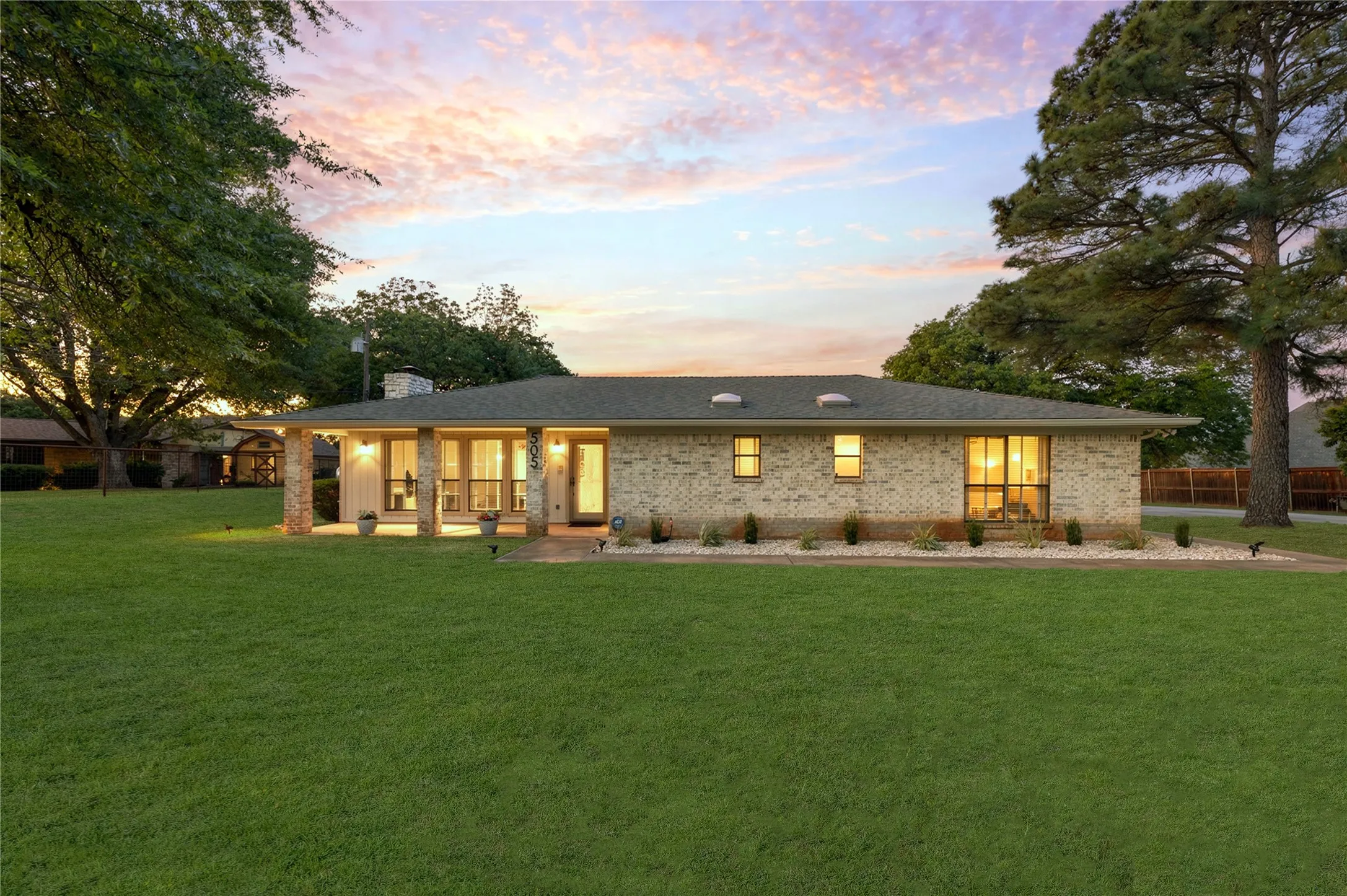Single Family Residence For Sale in Tarrant County , 505 W Mcdonwell School Road, Colleyville, Texas 76034, 3 Bedroom, 4 Bathroom, 2 Garage spaces, 2,976 Sqft, built in 1981, Price $1,867,000, mls#21230384, Real Estate Agent in Colleyville, Homes For Sale in Tarrant county, Homes For Sale in Colleyville, Realtor in Colleyville Texas, Real Estate Brokerage Independent Realty Texas, Luminita Cordes Realtor