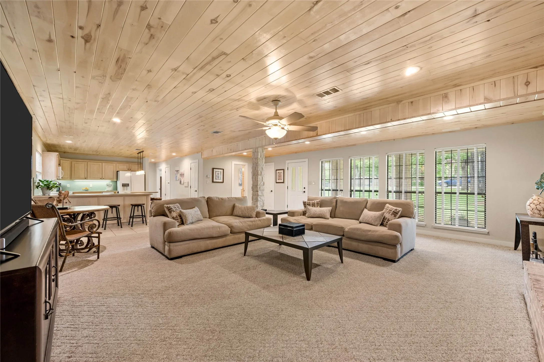 Single Family Residence For Sale in Tarrant County , 505 W Mcdonwell School Road, Colleyville, Texas 76034, 3 Bedroom, 4 Bathroom, 2 Garage spaces, 2,976 Sqft, built in 1981, Price $1,867,000, mls#21230384, Real Estate Agent in Colleyville, Homes For Sale in Tarrant county, Homes For Sale in Colleyville, Realtor in Colleyville Texas, Real Estate Brokerage Independent Realty Texas, Luminita Cordes Realtor