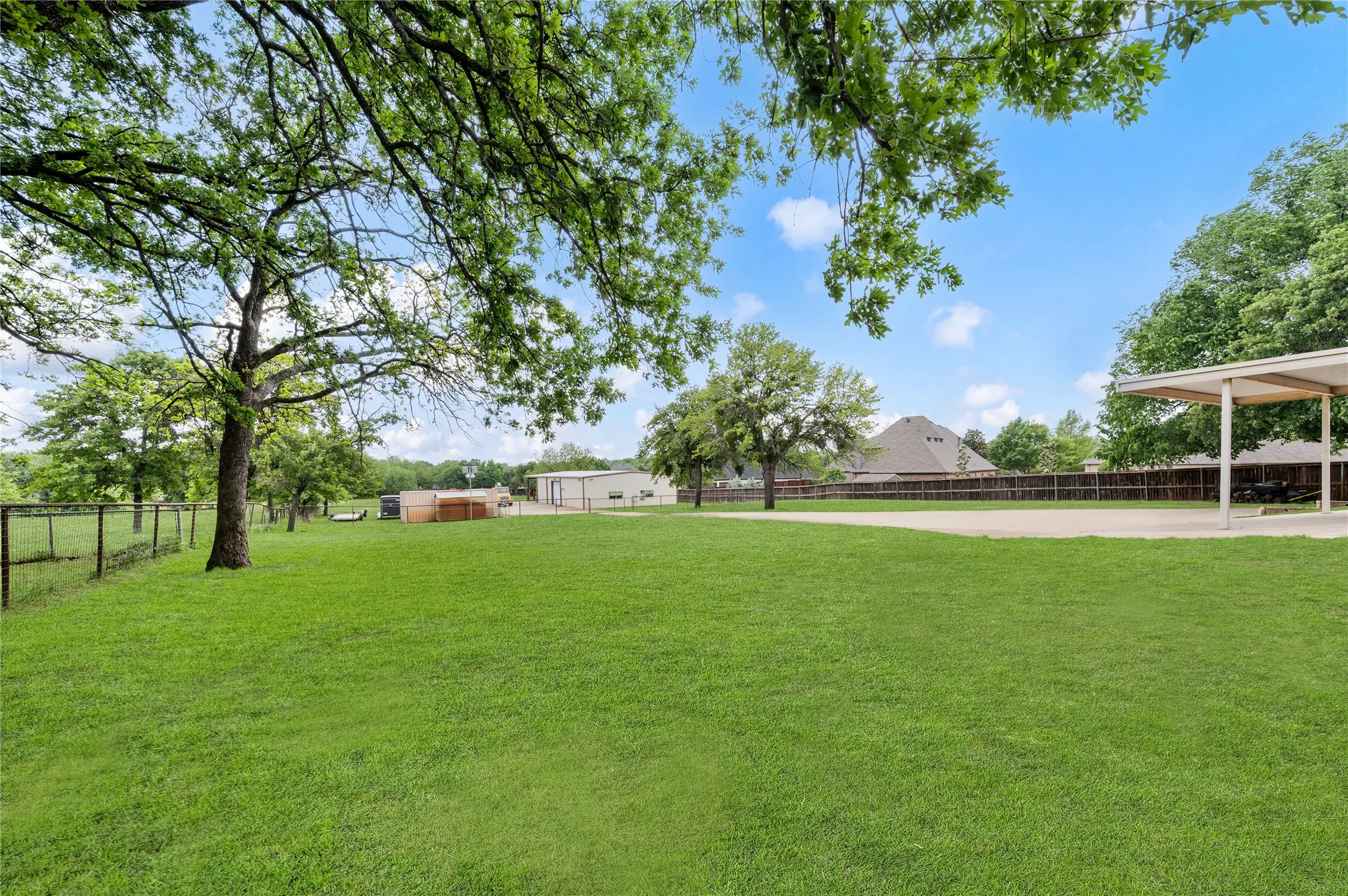 Single Family Residence For Sale in Tarrant County , 505 W Mcdonwell School Road, Colleyville, Texas 76034, 3 Bedroom, 4 Bathroom, 2 Garage spaces, 2,976 Sqft, built in 1981, Price $1,867,000, mls#21230384, Real Estate Agent in Colleyville, Homes For Sale in Tarrant county, Homes For Sale in Colleyville, Realtor in Colleyville Texas, Real Estate Brokerage Independent Realty Texas, Luminita Cordes Realtor