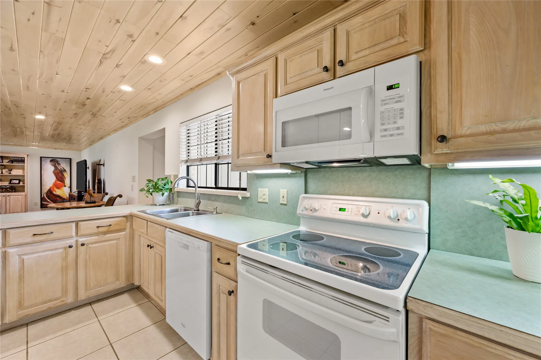 Single Family Residence For Sale in Tarrant County , 505 W Mcdonwell School Road, Colleyville, Texas 76034, 3 Bedroom, 4 Bathroom, 2 Garage spaces, 2,976 Sqft, built in 1981, Price $1,867,000, mls#21230384, Real Estate Agent in Colleyville, Homes For Sale in Tarrant county, Homes For Sale in Colleyville, Realtor in Colleyville Texas, Real Estate Brokerage Independent Realty Texas, Luminita Cordes Realtor