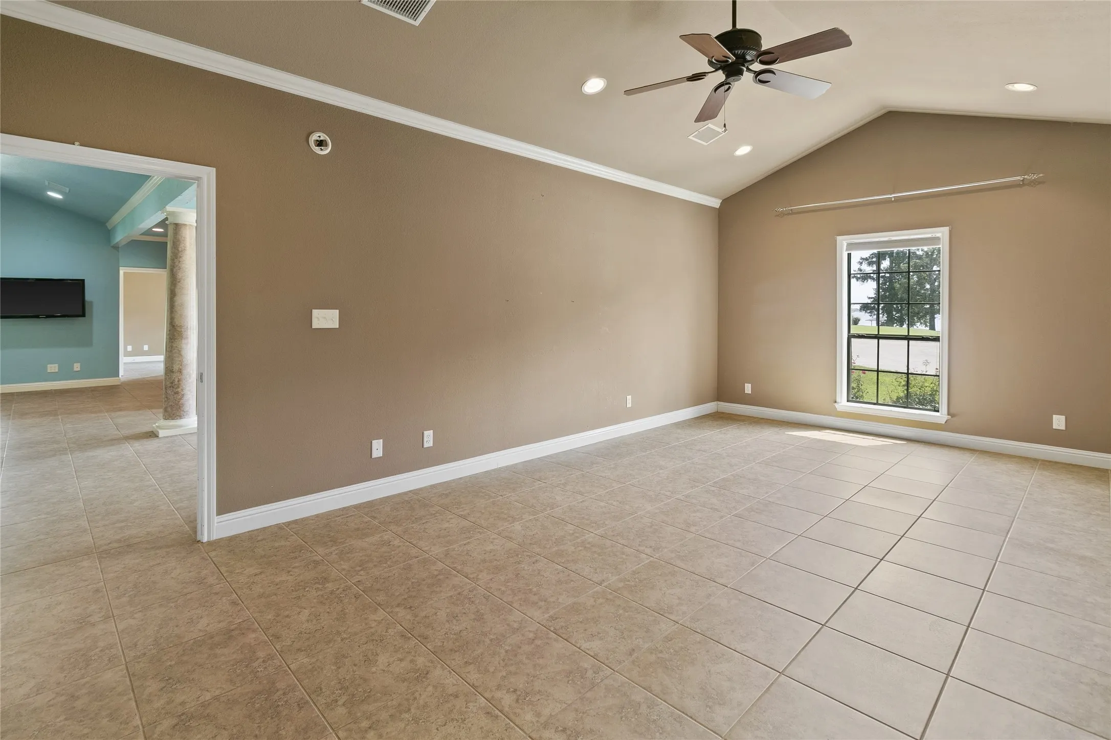 Single Family Residence For Sale in Camp County , 244 CR 2321, Pittsburg, Texas 75686, 3 Bedroom, 2 Bathroom, 2 Garage spaces, 2,086 Sqft, built in 2008, Price $575,000, mls#21230189, Real Estate Agent in Pittsburg, Homes For Sale in Camp county, Homes For Sale in Pittsburg, Realtor in Pittsburg Texas, Real Estate Brokerage Independent Realty Texas, Luminita Cordes Realtor