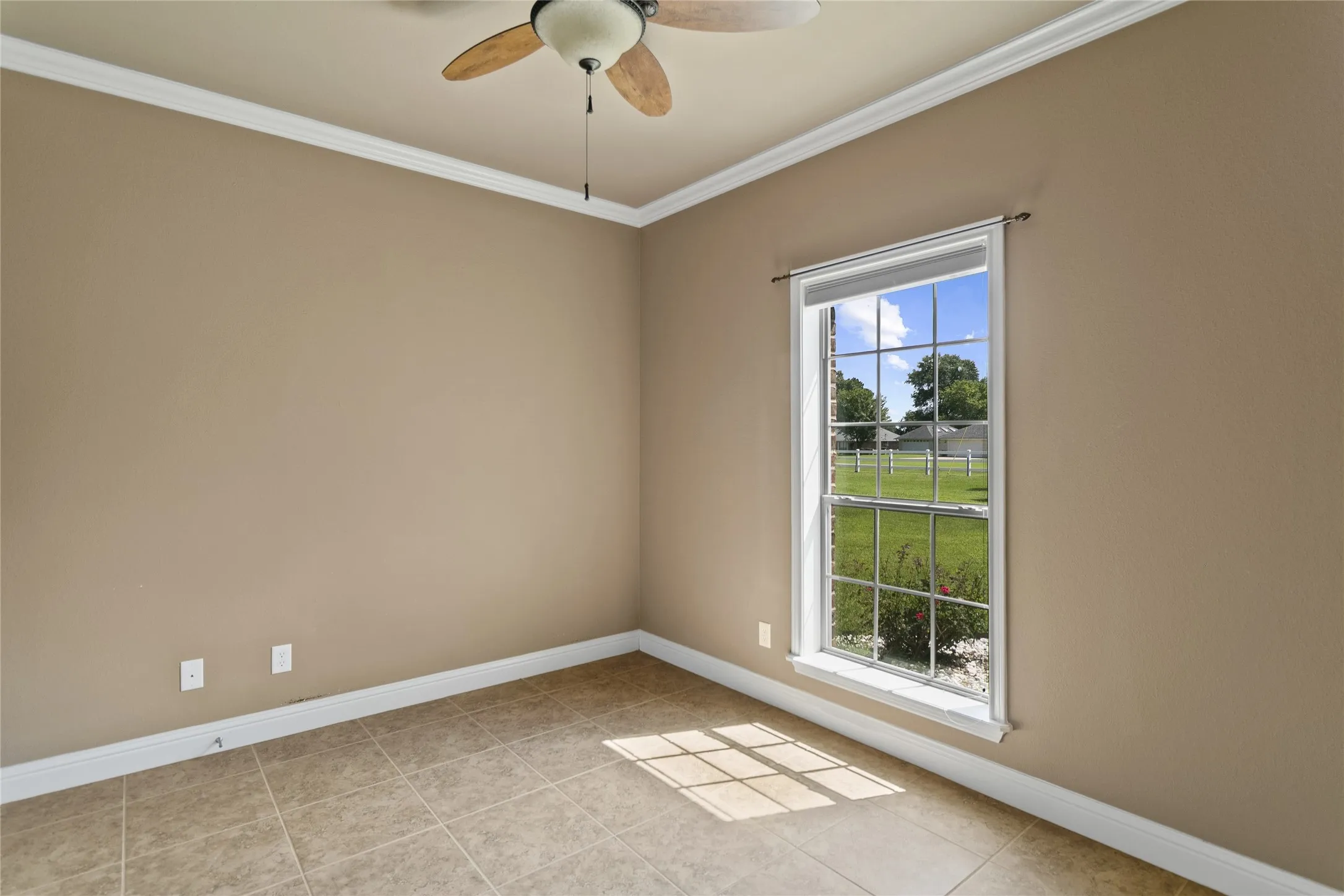 Single Family Residence For Sale in Camp County , 244 CR 2321, Pittsburg, Texas 75686, 3 Bedroom, 2 Bathroom, 2 Garage spaces, 2,086 Sqft, built in 2008, Price $575,000, mls#21230189, Real Estate Agent in Pittsburg, Homes For Sale in Camp county, Homes For Sale in Pittsburg, Realtor in Pittsburg Texas, Real Estate Brokerage Independent Realty Texas, Luminita Cordes Realtor