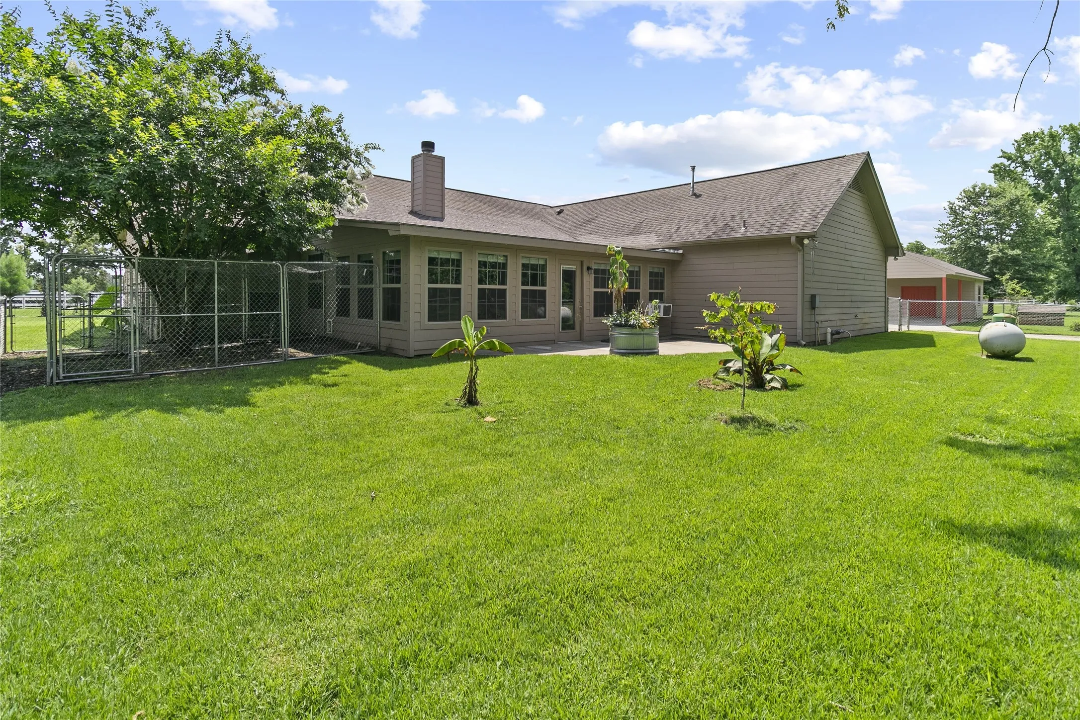 Single Family Residence For Sale in Camp County , 244 CR 2321, Pittsburg, Texas 75686, 3 Bedroom, 2 Bathroom, 2 Garage spaces, 2,086 Sqft, built in 2008, Price $575,000, mls#21230189, Real Estate Agent in Pittsburg, Homes For Sale in Camp county, Homes For Sale in Pittsburg, Realtor in Pittsburg Texas, Real Estate Brokerage Independent Realty Texas, Luminita Cordes Realtor