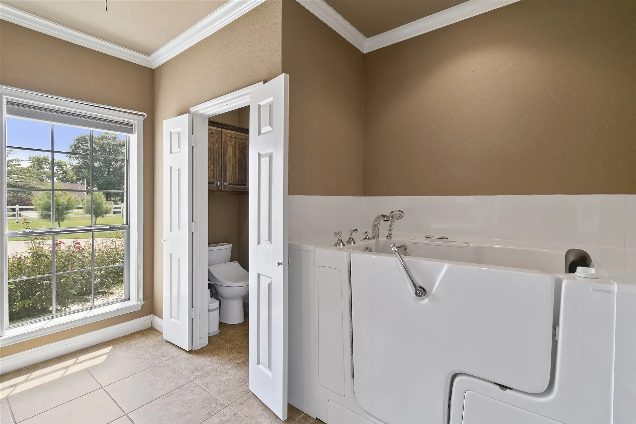 Single Family Residence For Sale in Camp County , 244 CR 2321, Pittsburg, Texas 75686, 3 Bedroom, 2 Bathroom, 2 Garage spaces, 2,086 Sqft, built in 2008, Price $575,000, mls#21230189, Real Estate Agent in Pittsburg, Homes For Sale in Camp county, Homes For Sale in Pittsburg, Realtor in Pittsburg Texas, Real Estate Brokerage Independent Realty Texas, Luminita Cordes Realtor