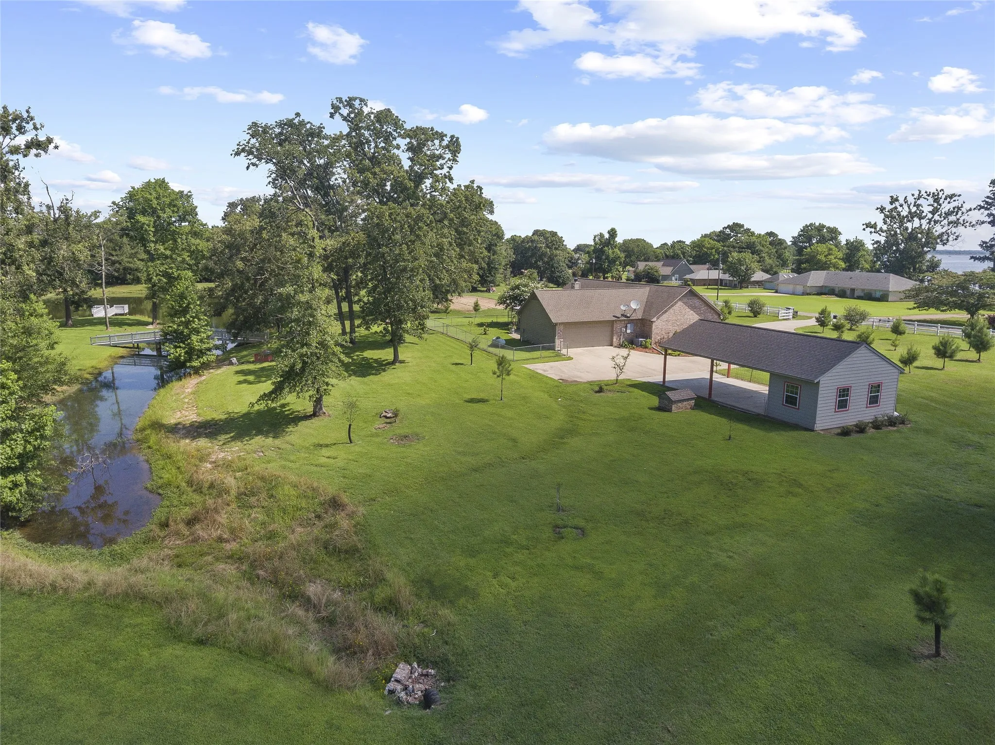 Single Family Residence For Sale in Camp County , 244 CR 2321, Pittsburg, Texas 75686, 3 Bedroom, 2 Bathroom, 2 Garage spaces, 2,086 Sqft, built in 2008, Price $575,000, mls#21230189, Real Estate Agent in Pittsburg, Homes For Sale in Camp county, Homes For Sale in Pittsburg, Realtor in Pittsburg Texas, Real Estate Brokerage Independent Realty Texas, Luminita Cordes Realtor