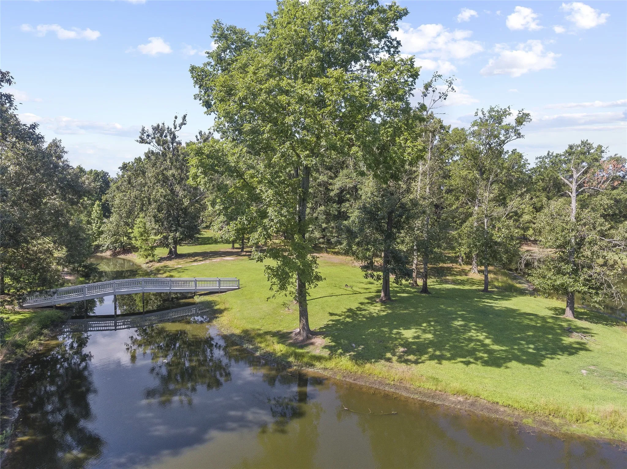 Single Family Residence For Sale in Camp County , 244 CR 2321, Pittsburg, Texas 75686, 3 Bedroom, 2 Bathroom, 2 Garage spaces, 2,086 Sqft, built in 2008, Price $575,000, mls#21230189, Real Estate Agent in Pittsburg, Homes For Sale in Camp county, Homes For Sale in Pittsburg, Realtor in Pittsburg Texas, Real Estate Brokerage Independent Realty Texas, Luminita Cordes Realtor
