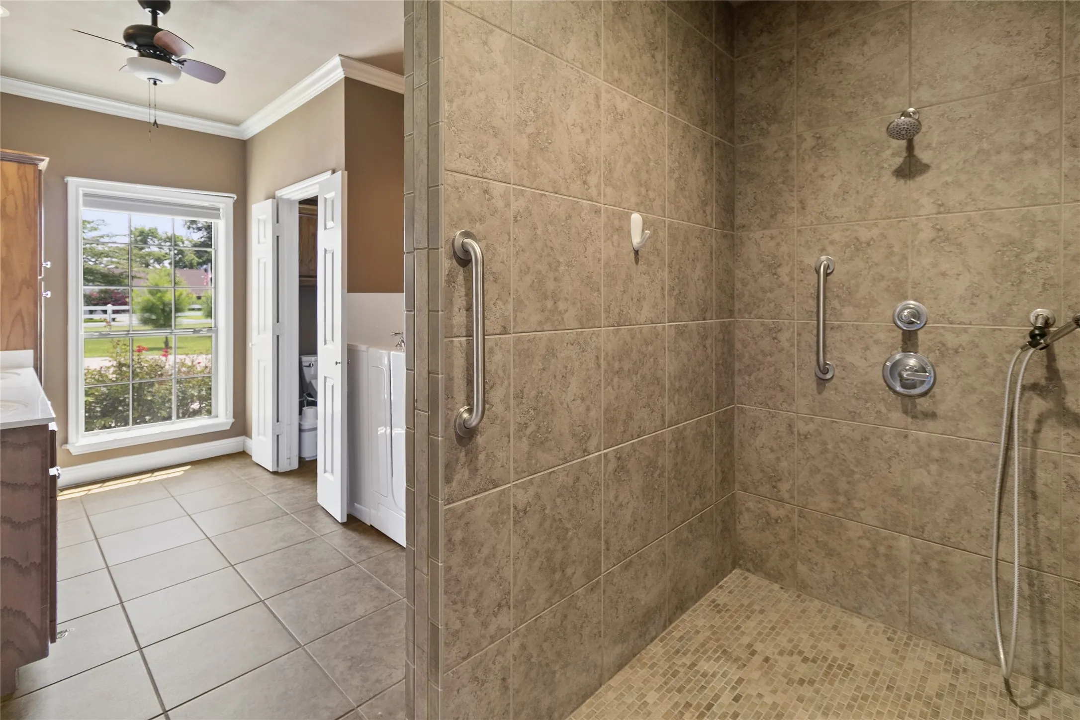 Single Family Residence For Sale in Camp County , 244 CR 2321, Pittsburg, Texas 75686, 3 Bedroom, 2 Bathroom, 2 Garage spaces, 2,086 Sqft, built in 2008, Price $575,000, mls#21230189, Real Estate Agent in Pittsburg, Homes For Sale in Camp county, Homes For Sale in Pittsburg, Realtor in Pittsburg Texas, Real Estate Brokerage Independent Realty Texas, Luminita Cordes Realtor