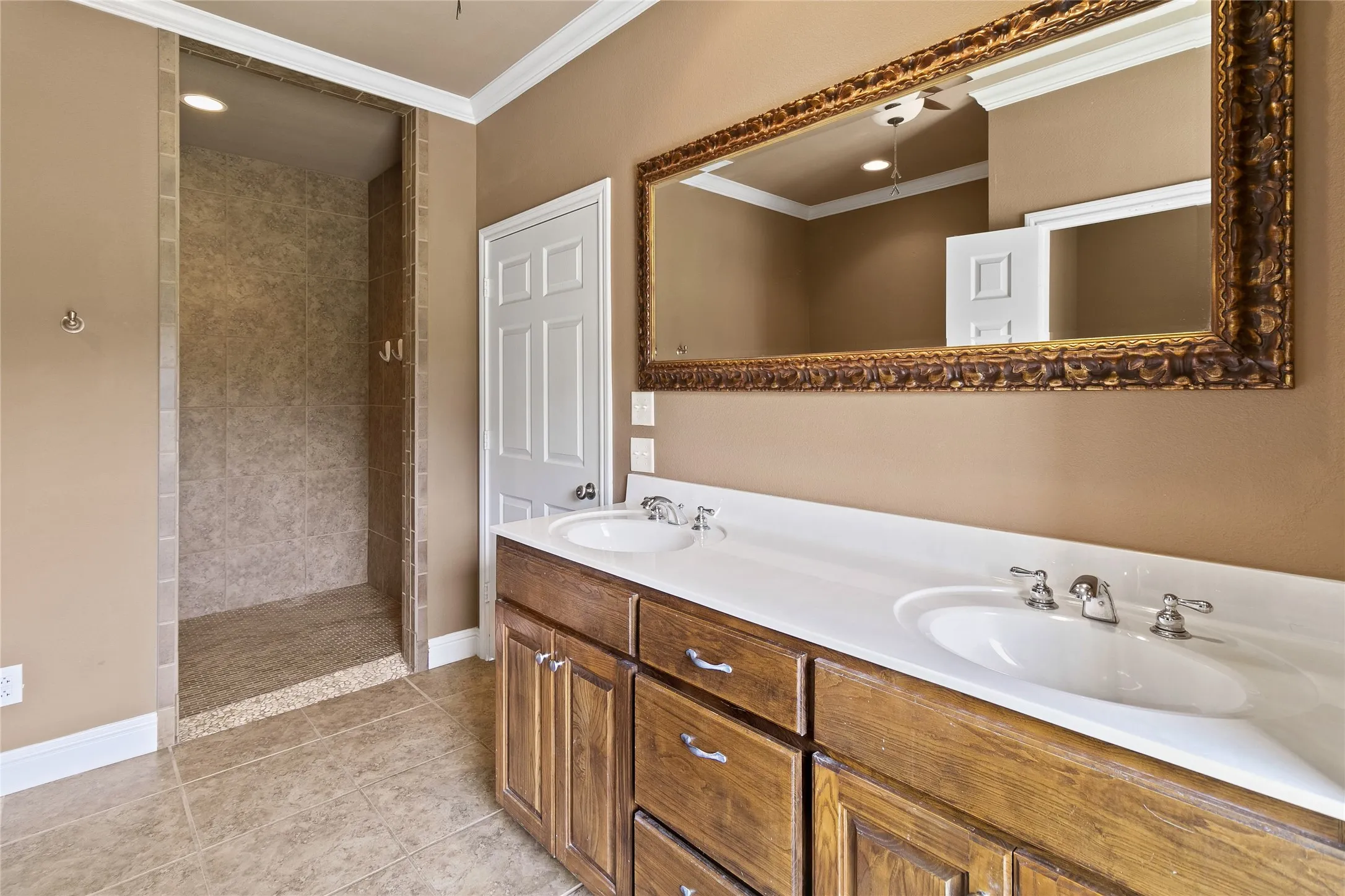 Single Family Residence For Sale in Camp County , 244 CR 2321, Pittsburg, Texas 75686, 3 Bedroom, 2 Bathroom, 2 Garage spaces, 2,086 Sqft, built in 2008, Price $575,000, mls#21230189, Real Estate Agent in Pittsburg, Homes For Sale in Camp county, Homes For Sale in Pittsburg, Realtor in Pittsburg Texas, Real Estate Brokerage Independent Realty Texas, Luminita Cordes Realtor