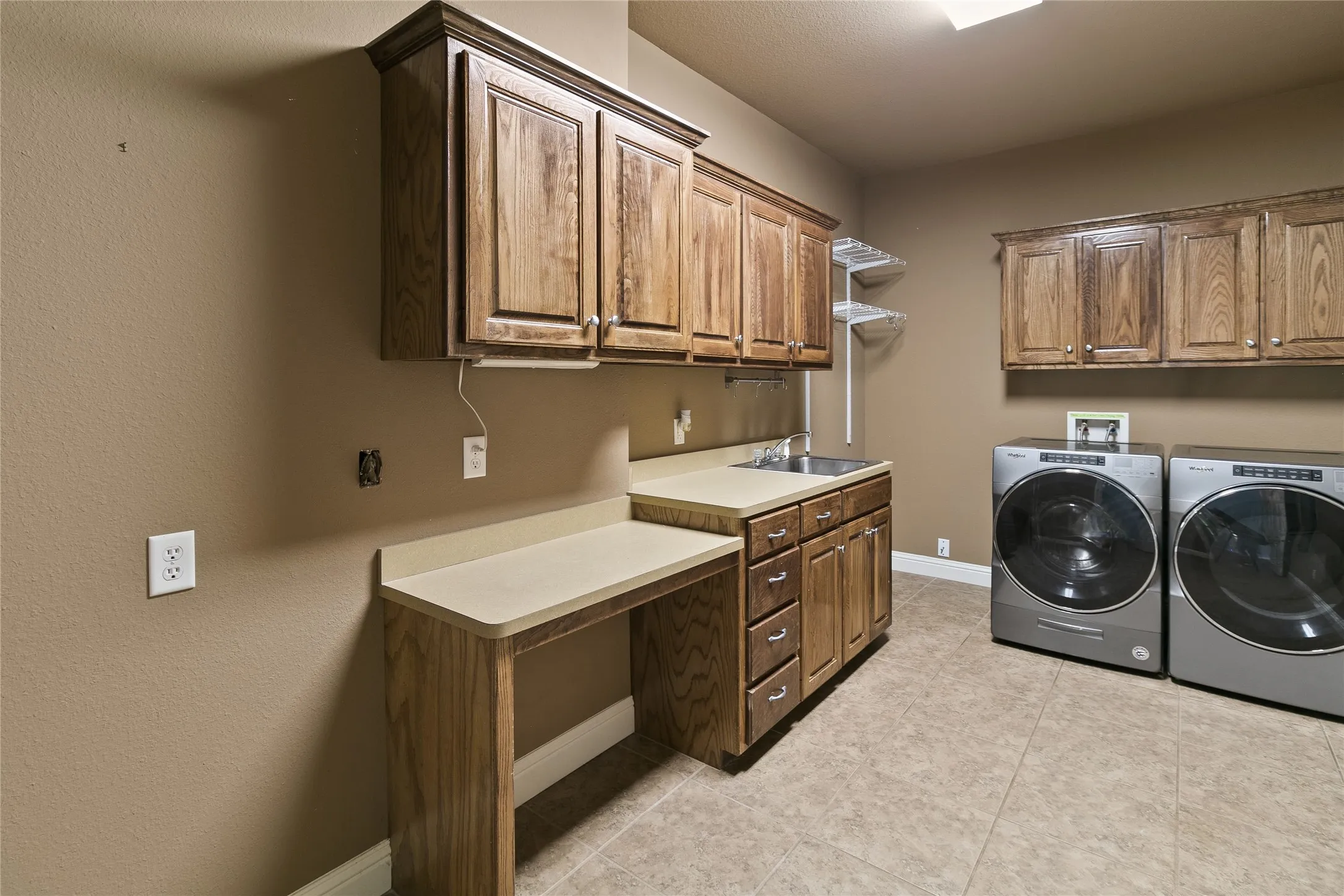 Single Family Residence For Sale in Camp County , 244 CR 2321, Pittsburg, Texas 75686, 3 Bedroom, 2 Bathroom, 2 Garage spaces, 2,086 Sqft, built in 2008, Price $575,000, mls#21230189, Real Estate Agent in Pittsburg, Homes For Sale in Camp county, Homes For Sale in Pittsburg, Realtor in Pittsburg Texas, Real Estate Brokerage Independent Realty Texas, Luminita Cordes Realtor