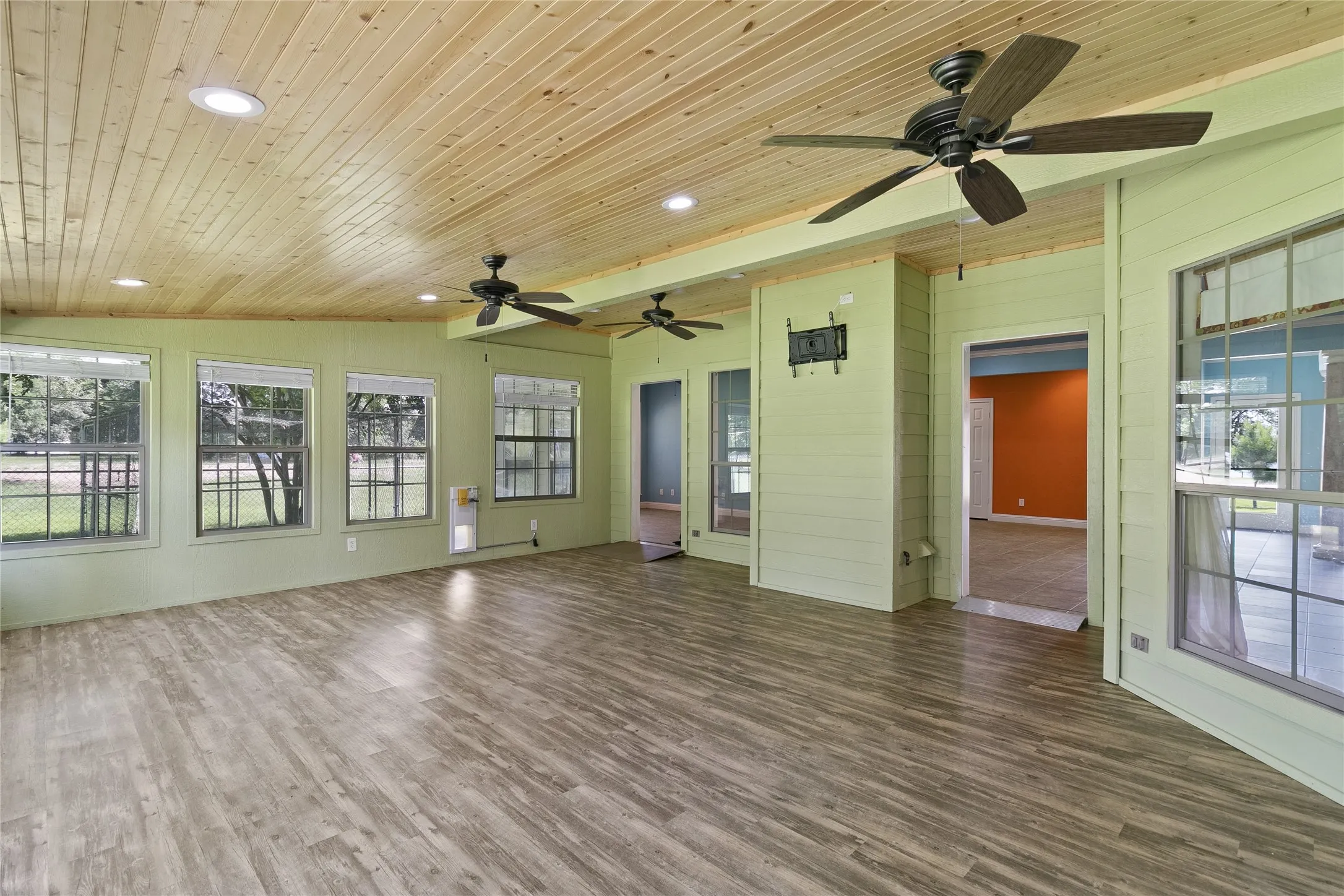 Single Family Residence For Sale in Camp County , 244 CR 2321, Pittsburg, Texas 75686, 3 Bedroom, 2 Bathroom, 2 Garage spaces, 2,086 Sqft, built in 2008, Price $575,000, mls#21230189, Real Estate Agent in Pittsburg, Homes For Sale in Camp county, Homes For Sale in Pittsburg, Realtor in Pittsburg Texas, Real Estate Brokerage Independent Realty Texas, Luminita Cordes Realtor