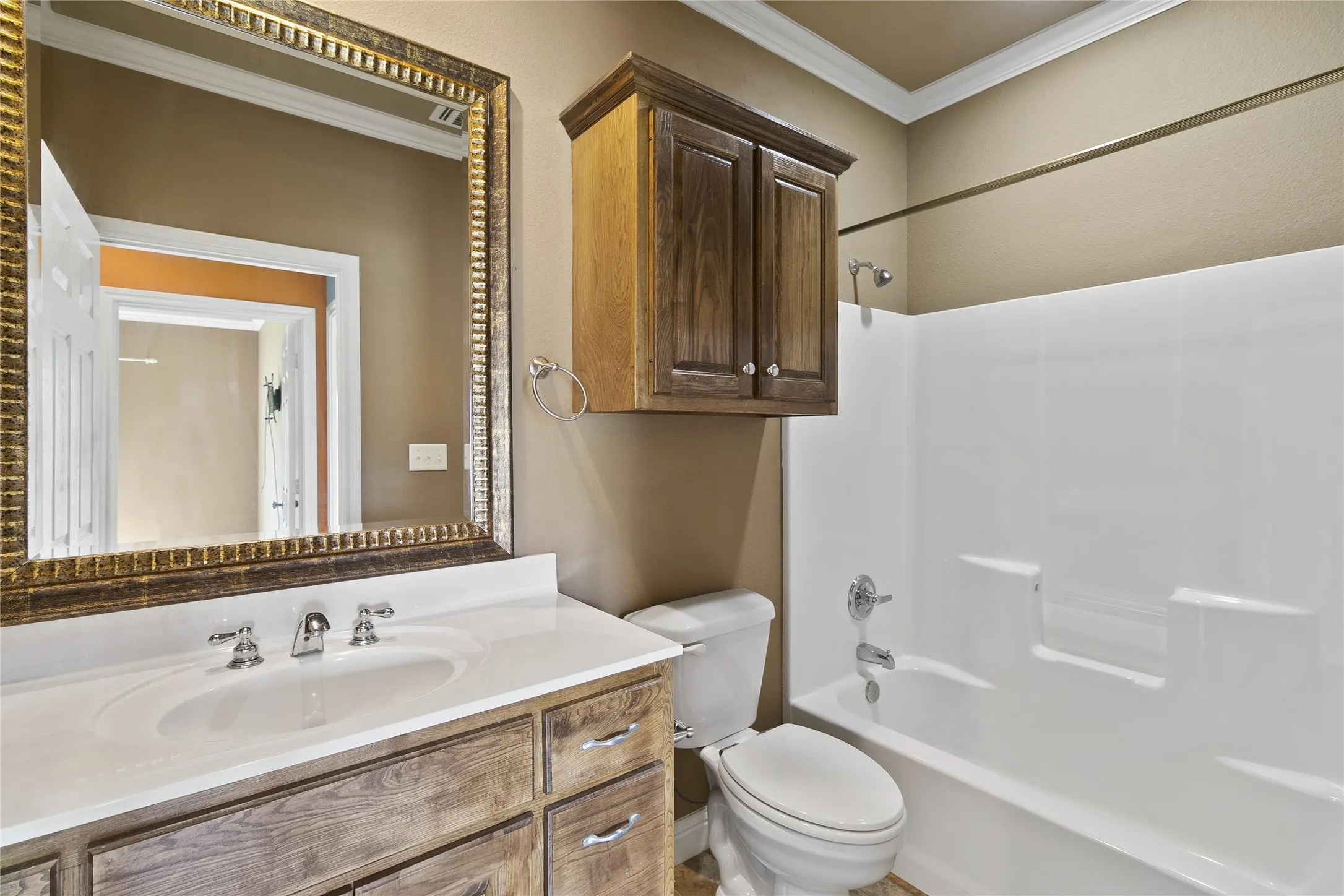 Single Family Residence For Sale in Camp County , 244 CR 2321, Pittsburg, Texas 75686, 3 Bedroom, 2 Bathroom, 2 Garage spaces, 2,086 Sqft, built in 2008, Price $575,000, mls#21230189, Real Estate Agent in Pittsburg, Homes For Sale in Camp county, Homes For Sale in Pittsburg, Realtor in Pittsburg Texas, Real Estate Brokerage Independent Realty Texas, Luminita Cordes Realtor