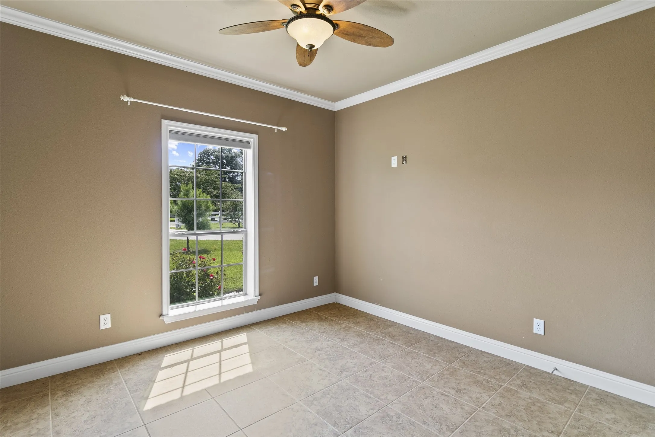 Single Family Residence For Sale in Camp County , 244 CR 2321, Pittsburg, Texas 75686, 3 Bedroom, 2 Bathroom, 2 Garage spaces, 2,086 Sqft, built in 2008, Price $575,000, mls#21230189, Real Estate Agent in Pittsburg, Homes For Sale in Camp county, Homes For Sale in Pittsburg, Realtor in Pittsburg Texas, Real Estate Brokerage Independent Realty Texas, Luminita Cordes Realtor