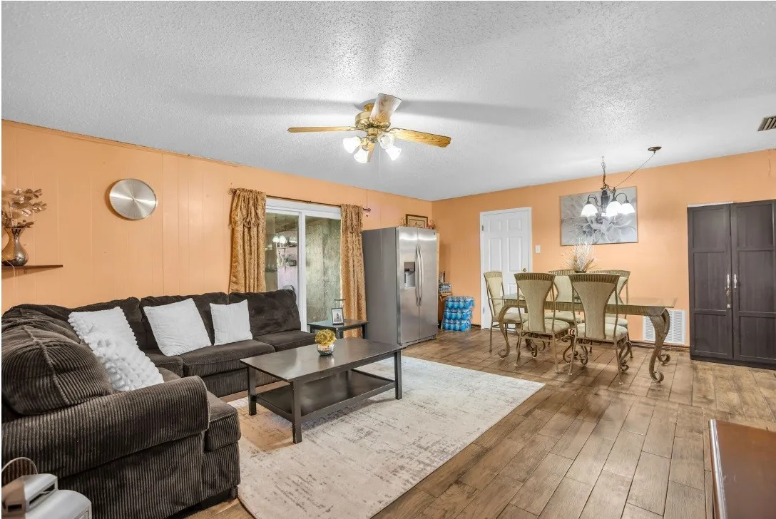 Single Family Residence For Sale in Collin County , 8501 Preston Trace Boulevard, Frisco, Texas 75033, 4 Bedroom, 2 Bathroom, Garage spaces, 1,141 Sqft, built in 1974, mls#21230345, Real Estate Agent in Frisco, Homes For Sale in Collin county, Homes For Sale in Frisco, Realtor in Frisco Texas, Real Estate Brokerage Independent Realty Texas, Luminita Cordes Realtor