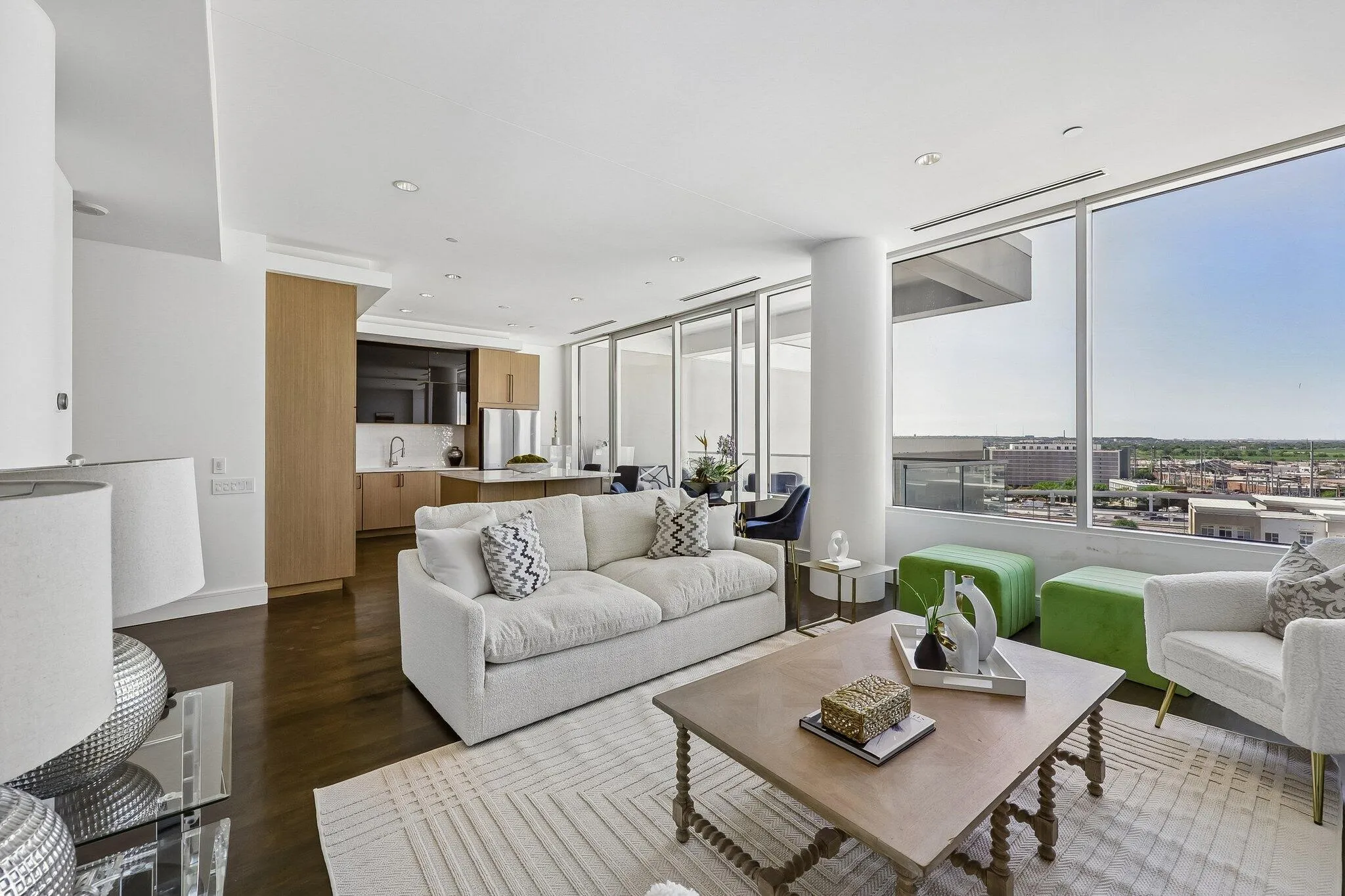 Condominium For Sale in Dallas County , 2408 Victory Park Lane 832, Dallas, Texas 75219, 1 Bedroom, 1 Bathroom, 1 Garage spaces, 1,121 Sqft, built in 2005, Price $565,000, mls#21231141, Real Estate Agent in Dallas, Homes For Sale in Dallas county, Homes For Sale in Dallas, Realtor in Dallas Texas, Real Estate Brokerage Independent Realty Texas, Luminita Cordes Realtor