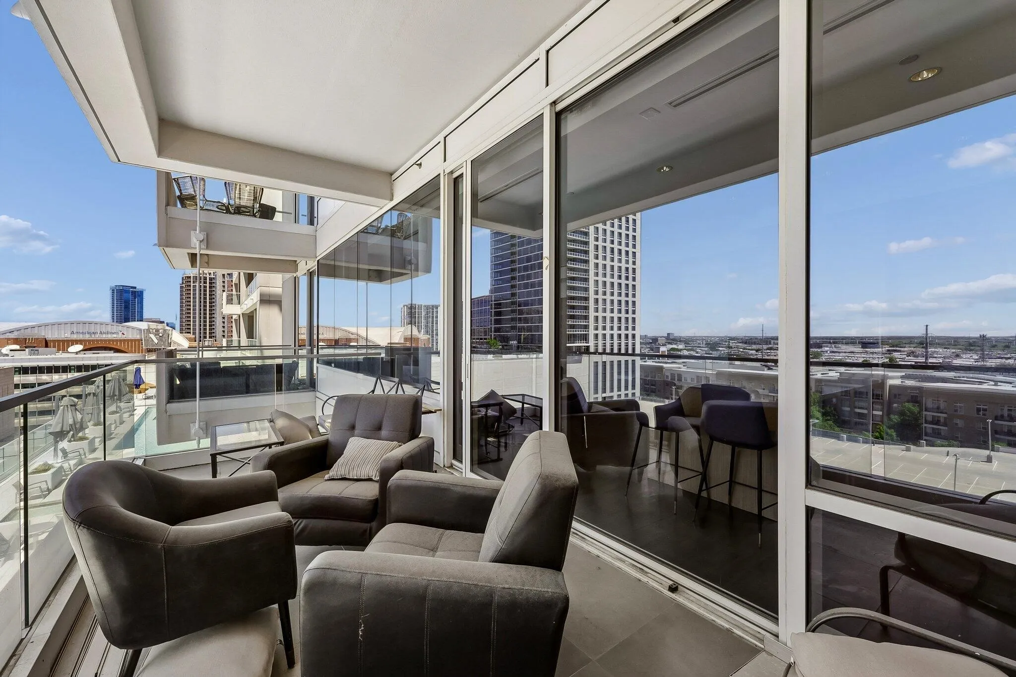 Condominium For Sale in Dallas County , 2408 Victory Park Lane 832, Dallas, Texas 75219, 1 Bedroom, 1 Bathroom, 1 Garage spaces, 1,121 Sqft, built in 2005, Price $565,000, mls#21231141, Real Estate Agent in Dallas, Homes For Sale in Dallas county, Homes For Sale in Dallas, Realtor in Dallas Texas, Real Estate Brokerage Independent Realty Texas, Luminita Cordes Realtor