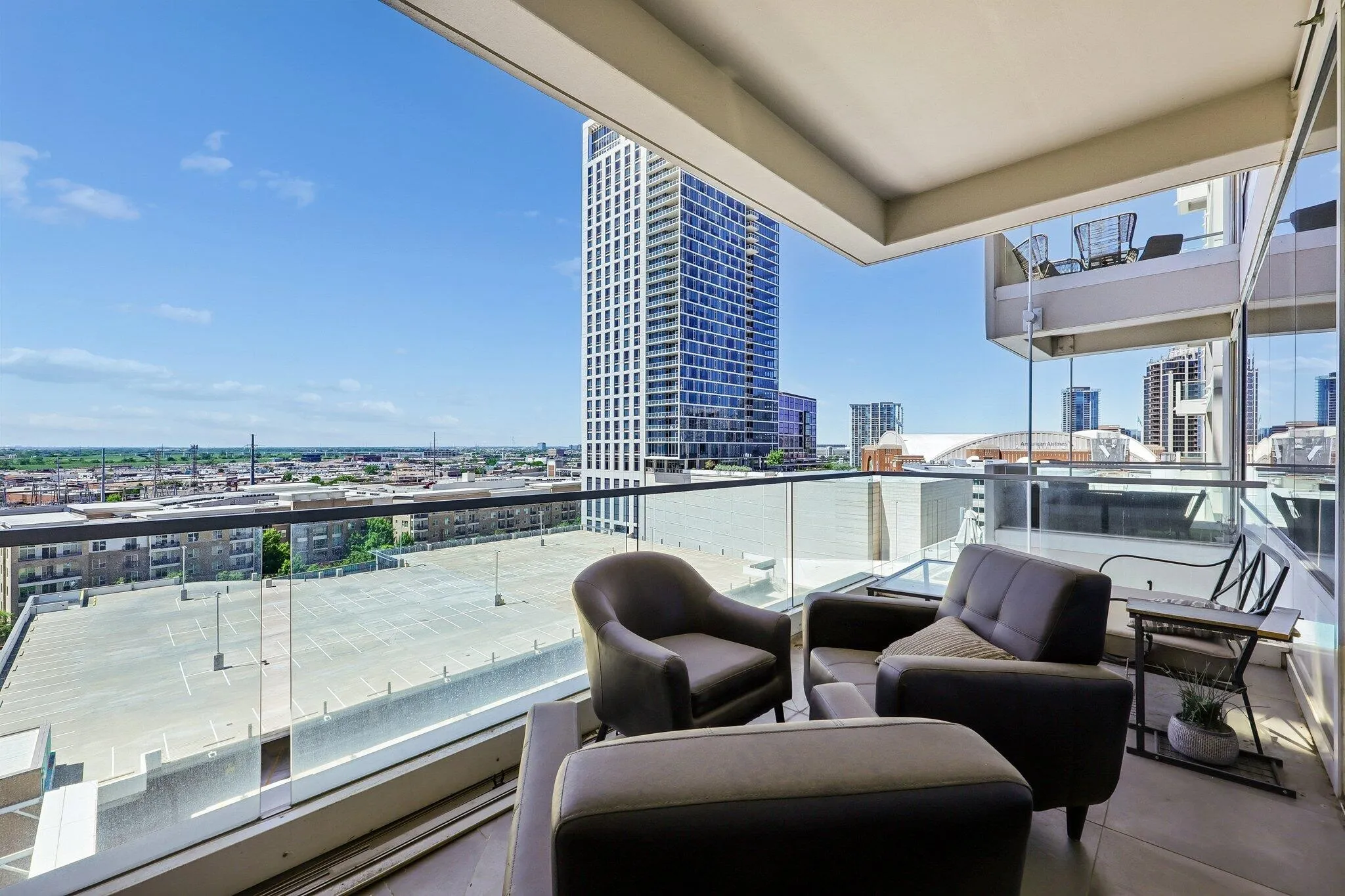 Condominium For Sale in Dallas County , 2408 Victory Park Lane 832, Dallas, Texas 75219, 1 Bedroom, 1 Bathroom, 1 Garage spaces, 1,121 Sqft, built in 2005, Price $565,000, mls#21231141, Real Estate Agent in Dallas, Homes For Sale in Dallas county, Homes For Sale in Dallas, Realtor in Dallas Texas, Real Estate Brokerage Independent Realty Texas, Luminita Cordes Realtor