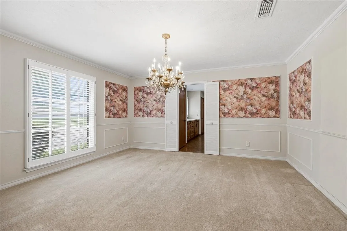 Single Family Residence For Sale in Tarrant County , 1421 Westover Lane, Westover Hills, Texas 76107, 4 Bedroom, 4 Bathroom, 2 Garage spaces, 3,966 Sqft, built in 1971, Preowned, mls#21227021, Real Estate Agent in Westover Hills, Homes For Sale in Tarrant county, Homes For Sale in Westover Hills, Realtor in Westover Hills Texas, Real Estate Brokerage Independent Realty Texas, Luminita Cordes Realtor