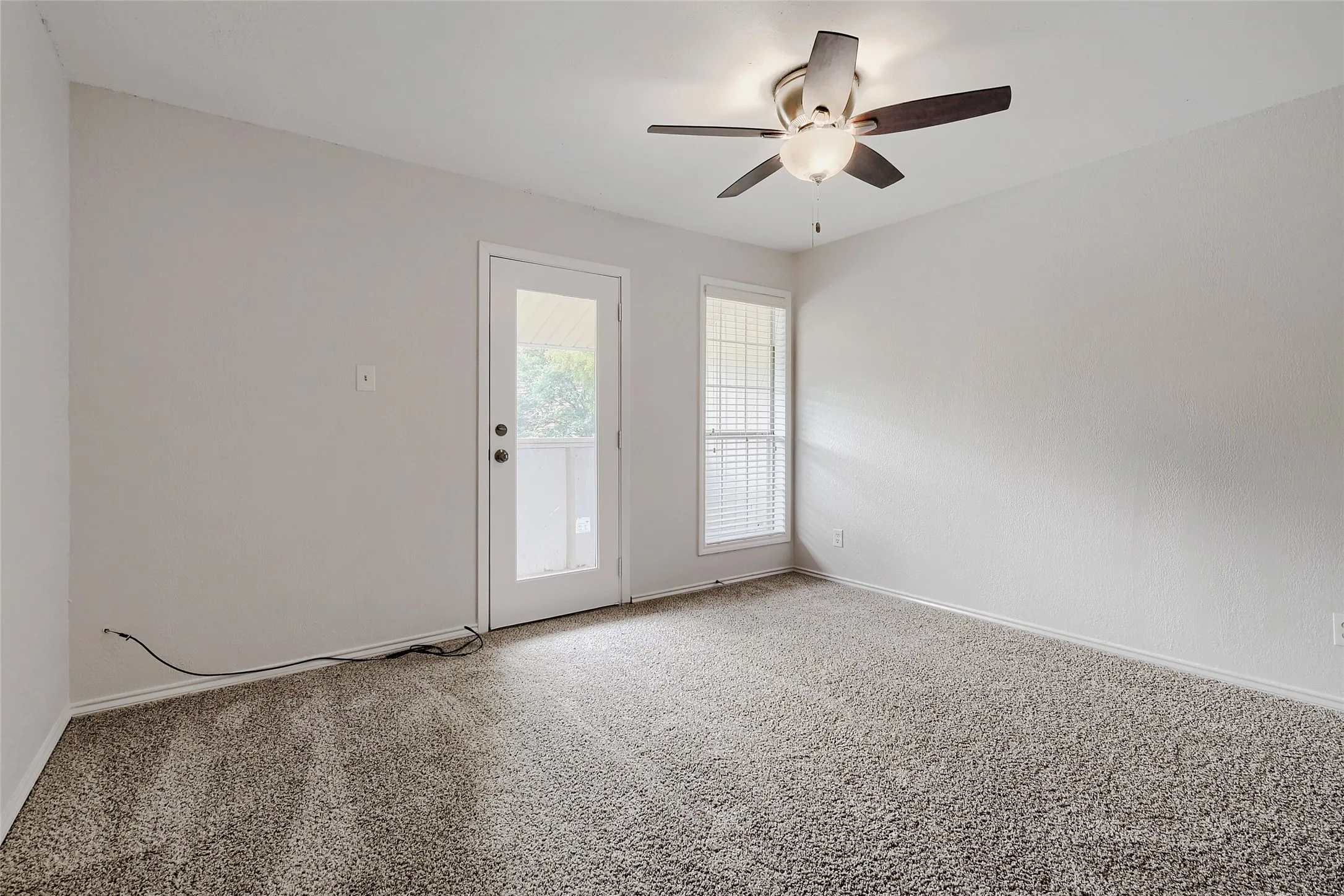 Single Family Residence For Sale in Tarrant County , 1624 Choteau Circle, Grapevine, Texas 76051, 3 Bedroom, 2 Bathroom, Garage spaces, 2,092 Sqft, built in 1977, mls#21195035, Real Estate Agent in Grapevine, Homes For Sale in Tarrant county, Homes For Sale in Grapevine, Realtor in Grapevine Texas, Real Estate Brokerage Independent Realty Texas, Luminita Cordes Realtor