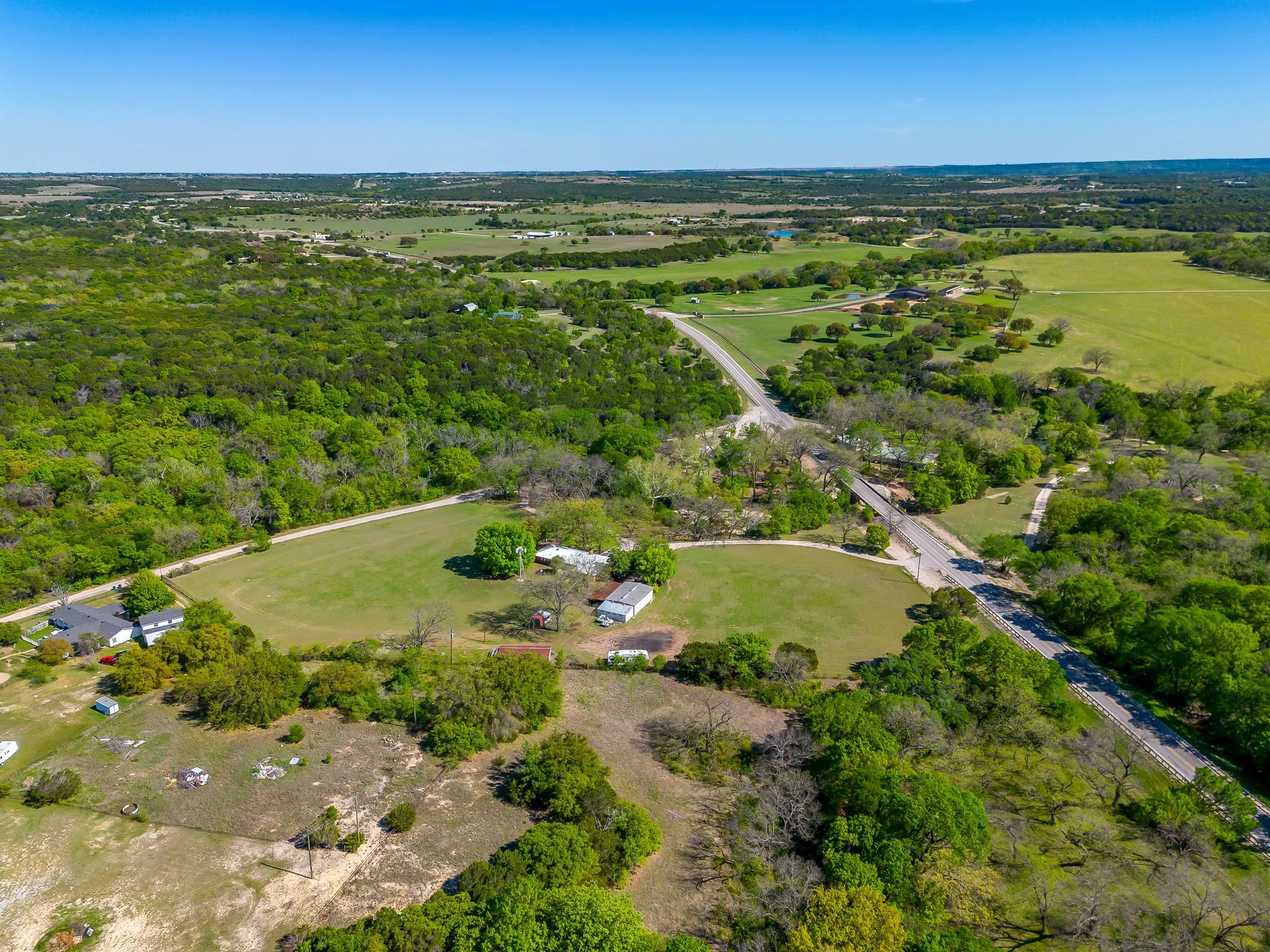 Single Family Residence For Sale in Hood County , 8216 Cleburne Highway, Granbury, Texas 76049, 3 Bedroom, 3 Bathroom, 4 Garage spaces, 1,433 Sqft, built in 1974, mls#21231299, Real Estate Agent in Granbury, Homes For Sale in Hood county, Homes For Sale in Granbury, Realtor in Granbury Texas, Real Estate Brokerage Independent Realty Texas, Luminita Cordes Realtor