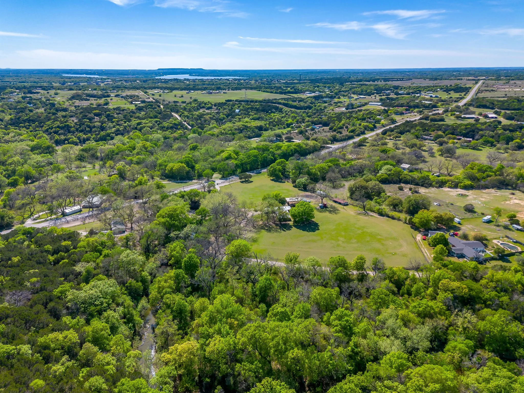 Single Family Residence For Sale in Hood County , 8216 Cleburne Highway, Granbury, Texas 76049, 3 Bedroom, 3 Bathroom, 4 Garage spaces, 1,433 Sqft, built in 1974, mls#21231299, Real Estate Agent in Granbury, Homes For Sale in Hood county, Homes For Sale in Granbury, Realtor in Granbury Texas, Real Estate Brokerage Independent Realty Texas, Luminita Cordes Realtor
