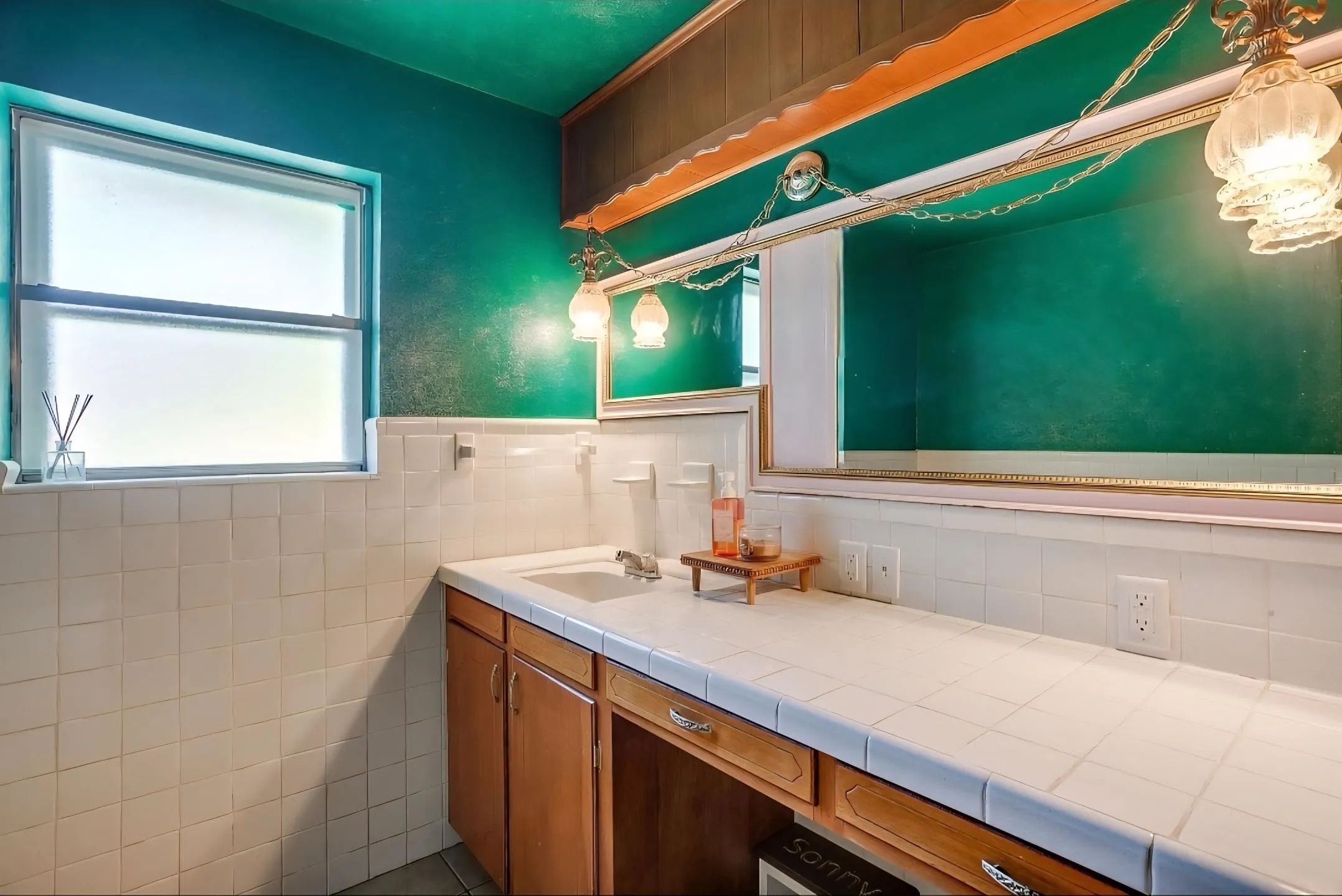 Single Family Residence For Sale in Hood County , 8216 Cleburne Highway, Granbury, Texas 76049, 3 Bedroom, 3 Bathroom, 4 Garage spaces, 1,433 Sqft, built in 1974, mls#21231299, Real Estate Agent in Granbury, Homes For Sale in Hood county, Homes For Sale in Granbury, Realtor in Granbury Texas, Real Estate Brokerage Independent Realty Texas, Luminita Cordes Realtor