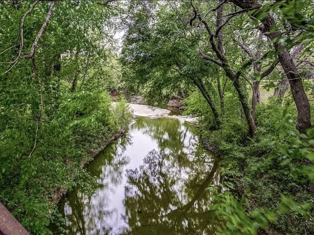 Single Family Residence For Sale in Hood County , 8216 Cleburne Highway, Granbury, Texas 76049, 3 Bedroom, 3 Bathroom, 4 Garage spaces, 1,433 Sqft, built in 1974, mls#21231299, Real Estate Agent in Granbury, Homes For Sale in Hood county, Homes For Sale in Granbury, Realtor in Granbury Texas, Real Estate Brokerage Independent Realty Texas, Luminita Cordes Realtor