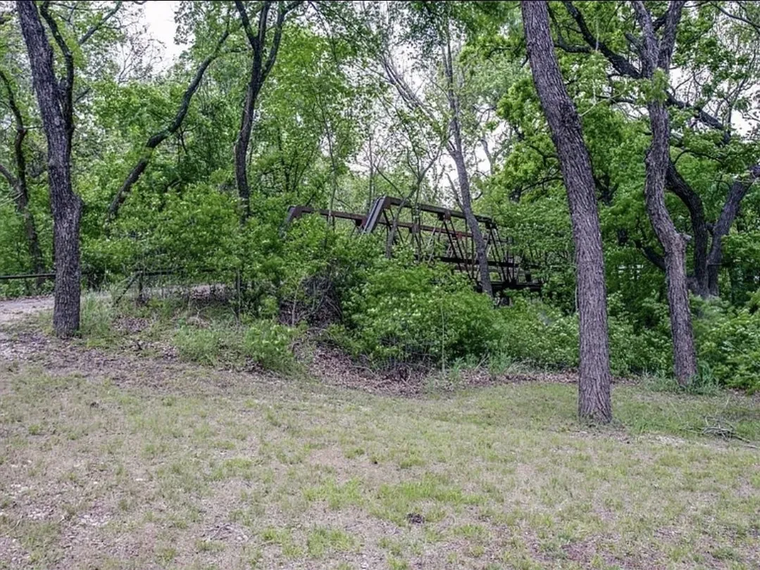 Single Family Residence For Sale in Hood County , 8216 Cleburne Highway, Granbury, Texas 76049, 3 Bedroom, 3 Bathroom, 4 Garage spaces, 1,433 Sqft, built in 1974, mls#21231299, Real Estate Agent in Granbury, Homes For Sale in Hood county, Homes For Sale in Granbury, Realtor in Granbury Texas, Real Estate Brokerage Independent Realty Texas, Luminita Cordes Realtor